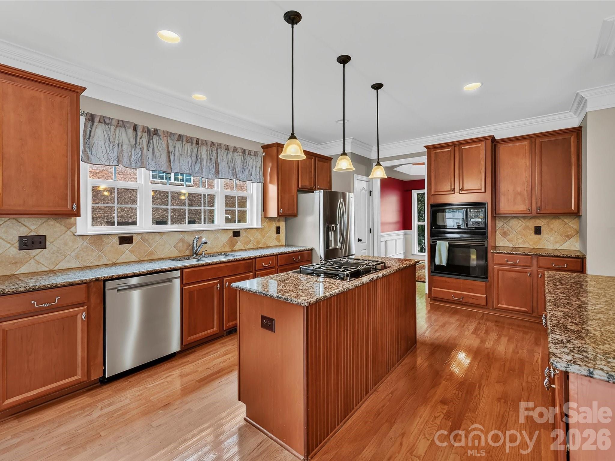 11203 Warfield Avenue — Huntersville