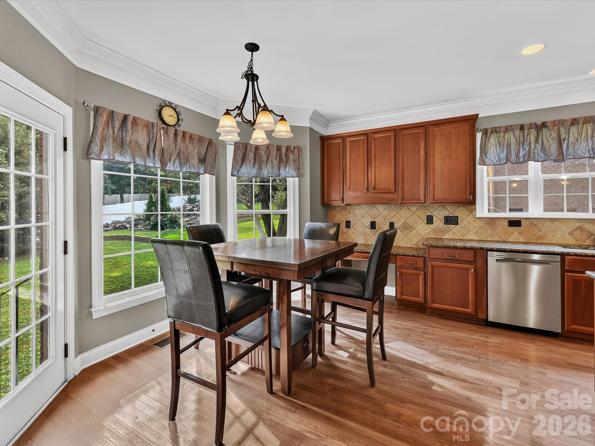 11203 Warfield Avenue — Huntersville