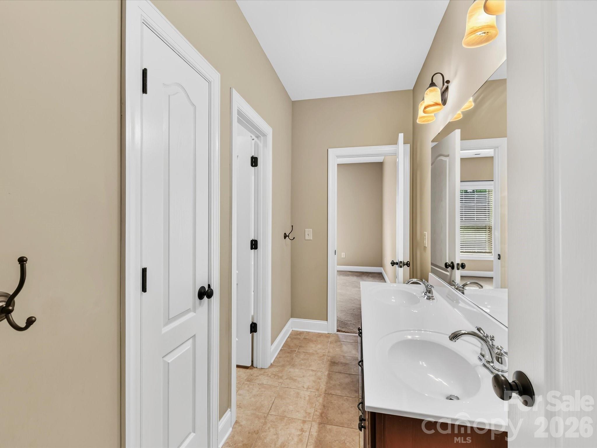 11203 Warfield Avenue — Huntersville