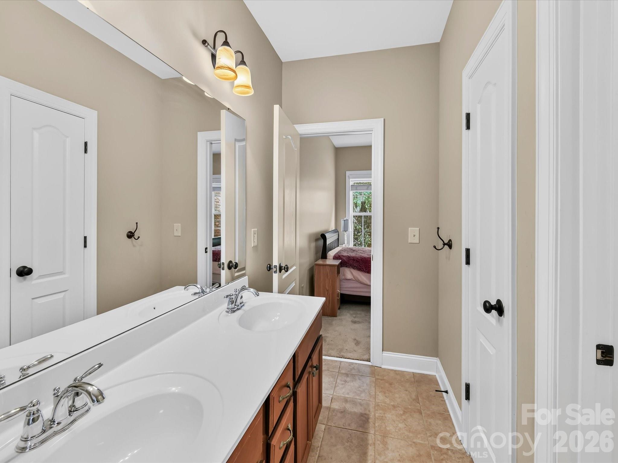 11203 Warfield Avenue — Huntersville