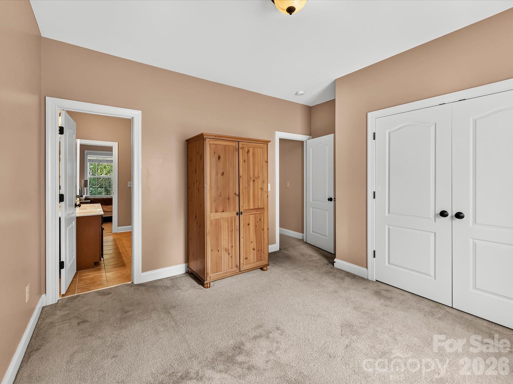 11203 Warfield Avenue — Huntersville