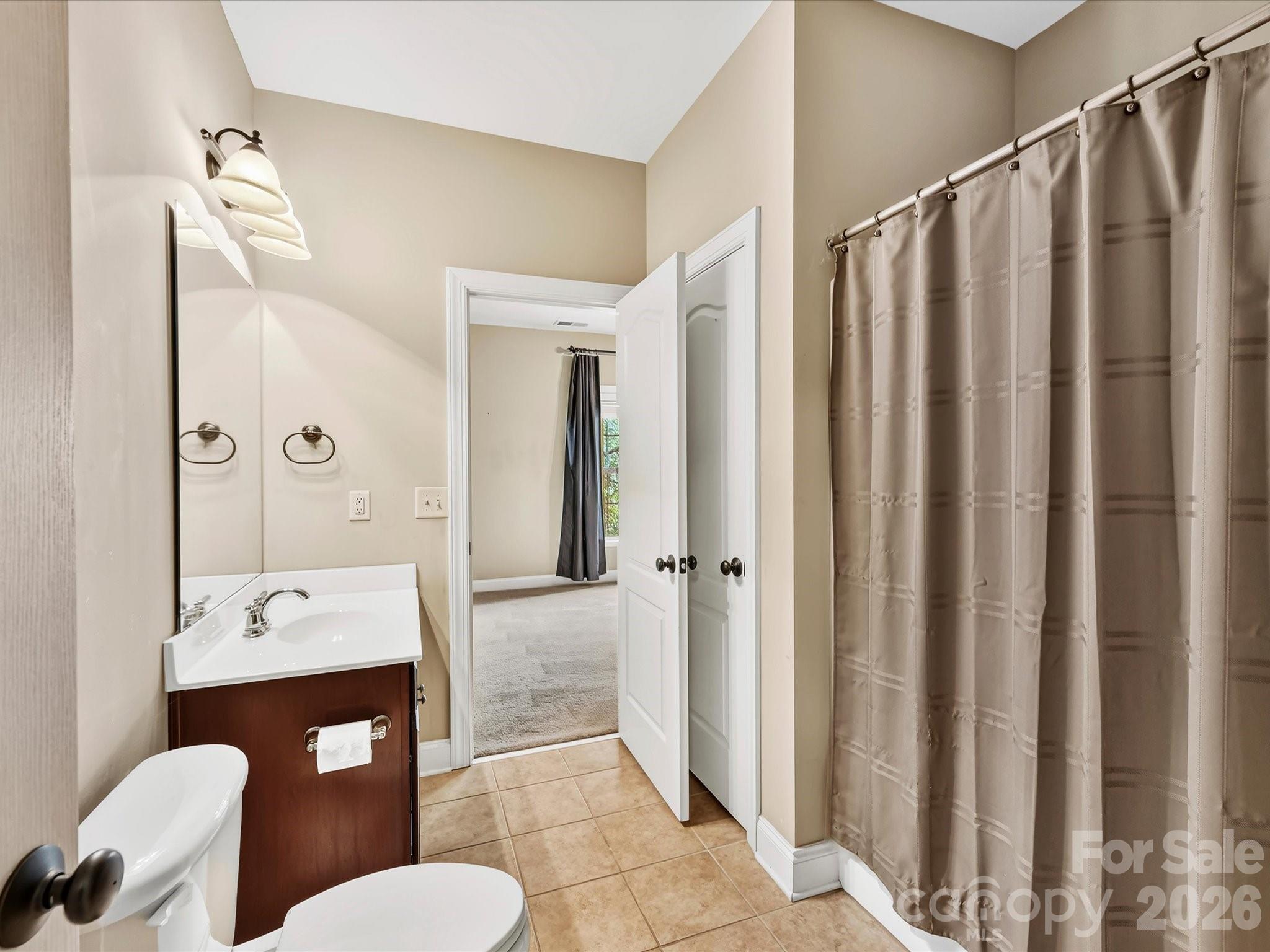 11203 Warfield Avenue — Huntersville