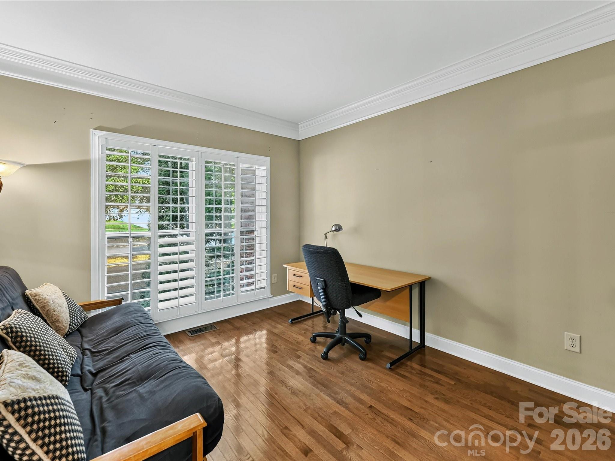 11203 Warfield Avenue — Huntersville