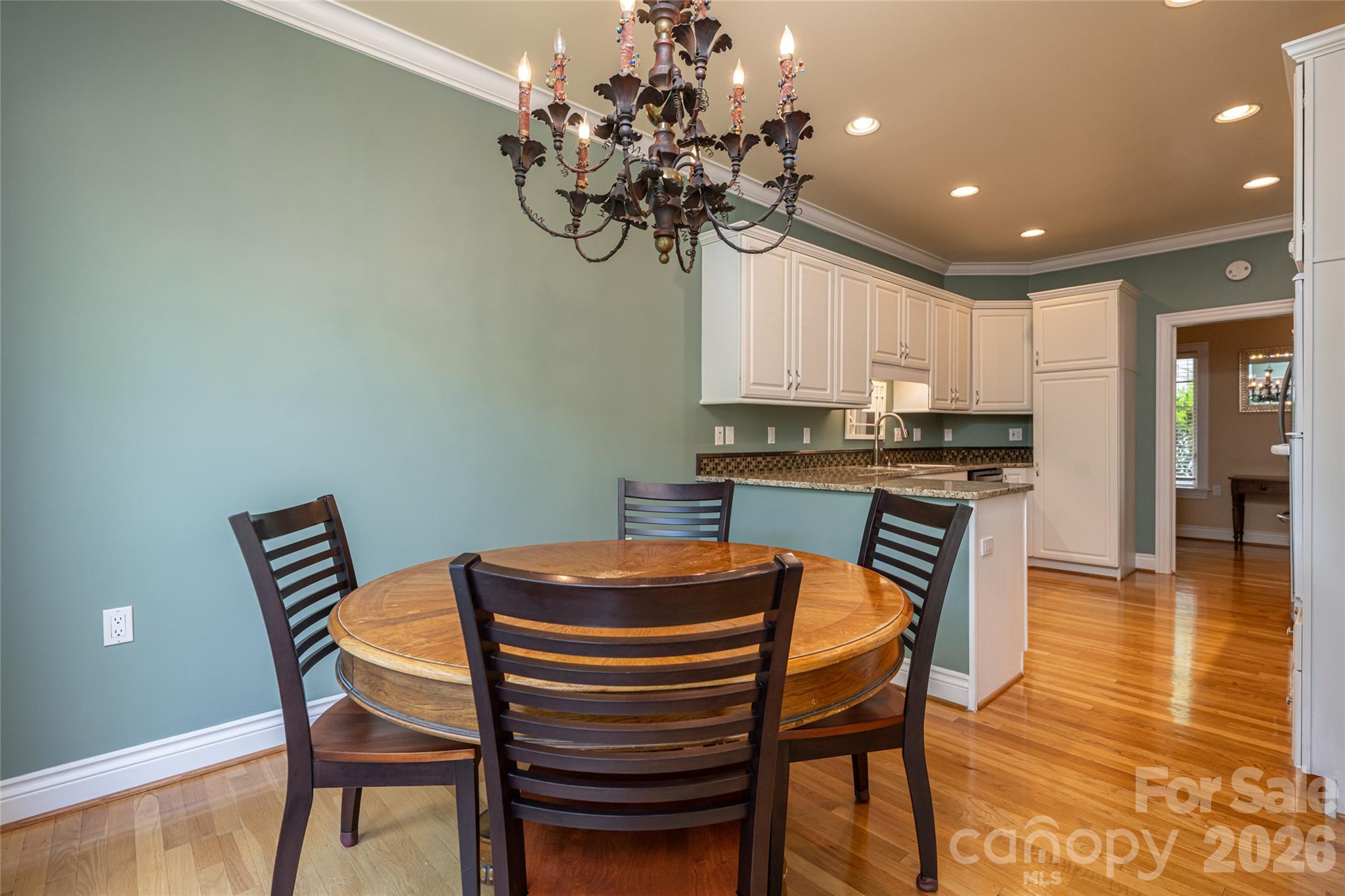 8 Clovelly Way — Asheville