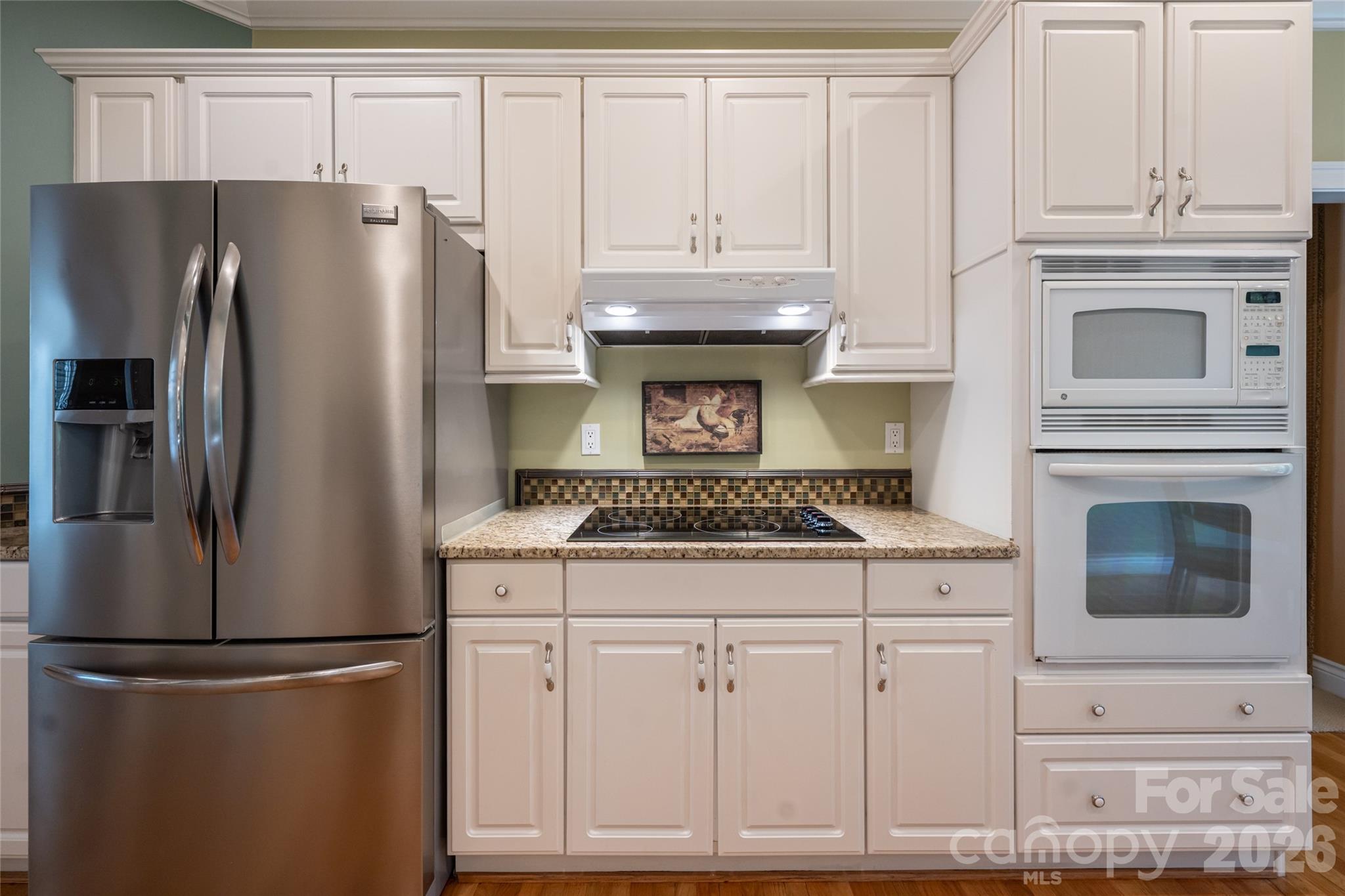 8 Clovelly Way — Asheville