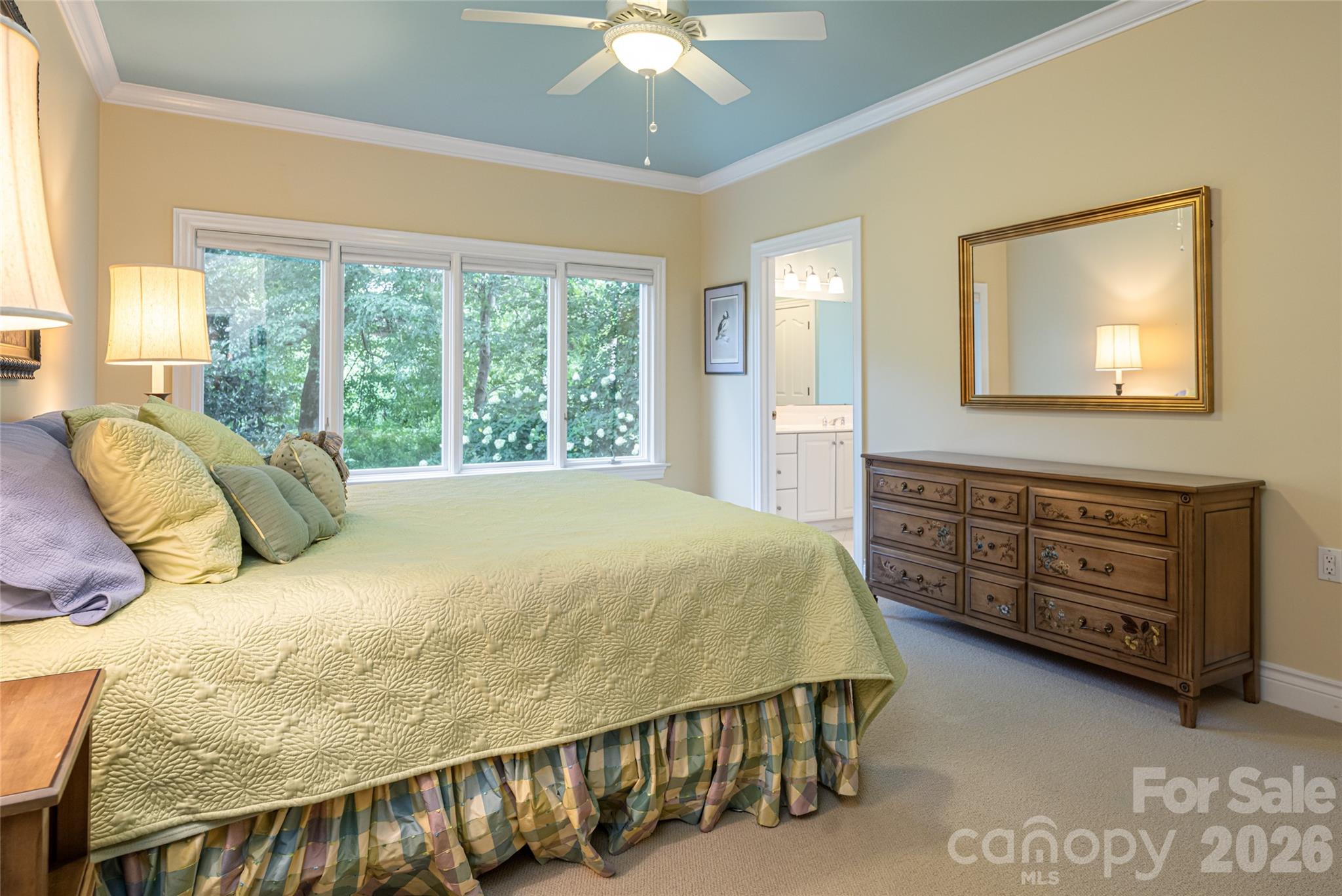 8 Clovelly Way — Asheville