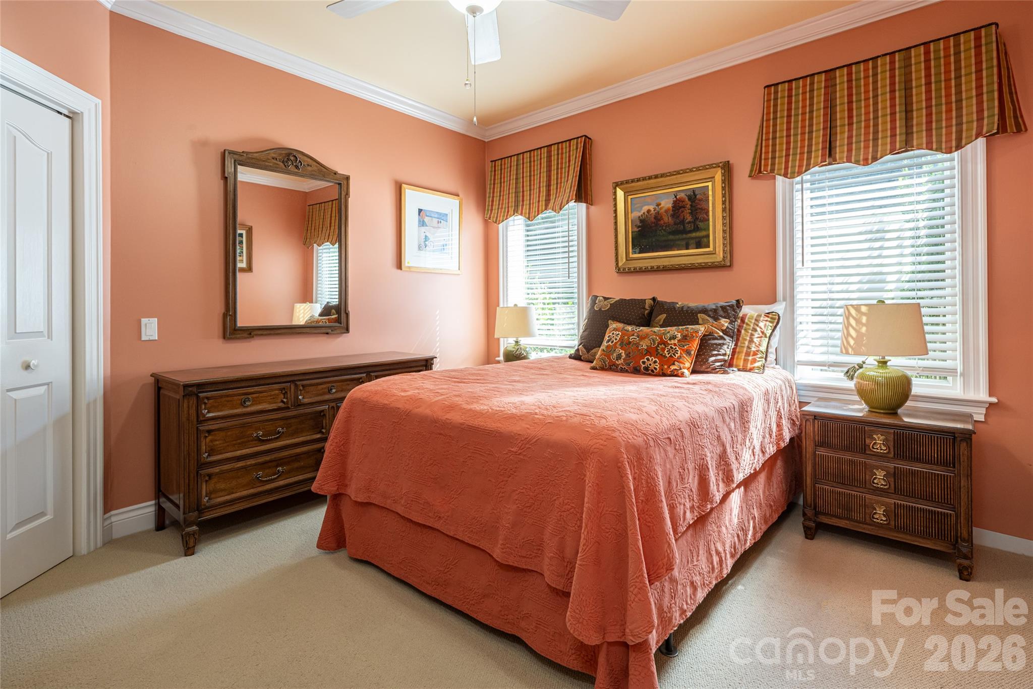 8 Clovelly Way — Asheville