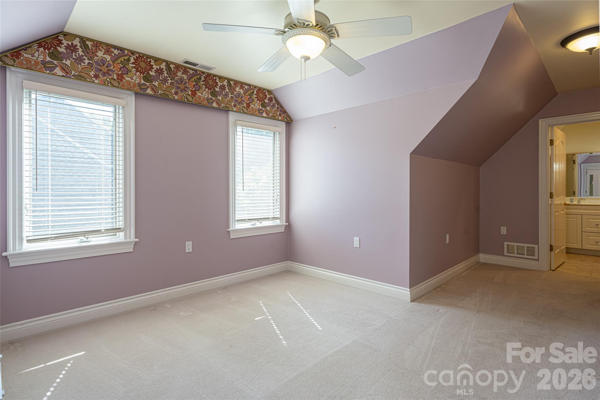 8 Clovelly Way — Asheville