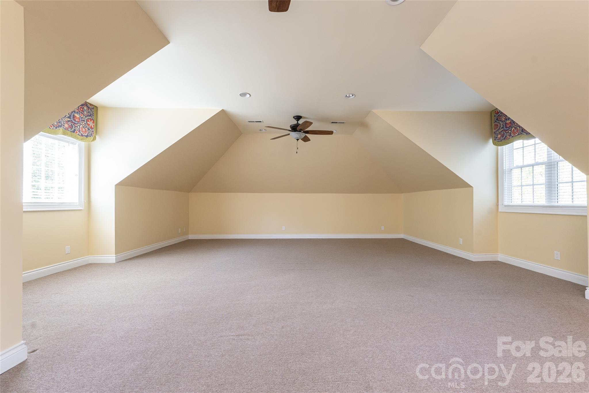 8 Clovelly Way — Asheville