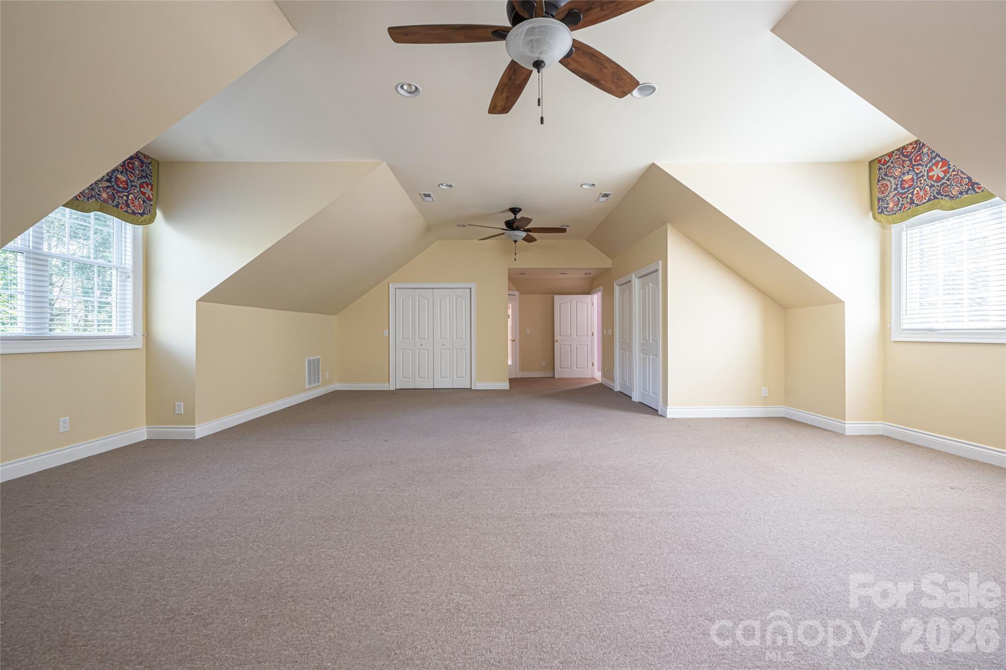 8 Clovelly Way — Asheville