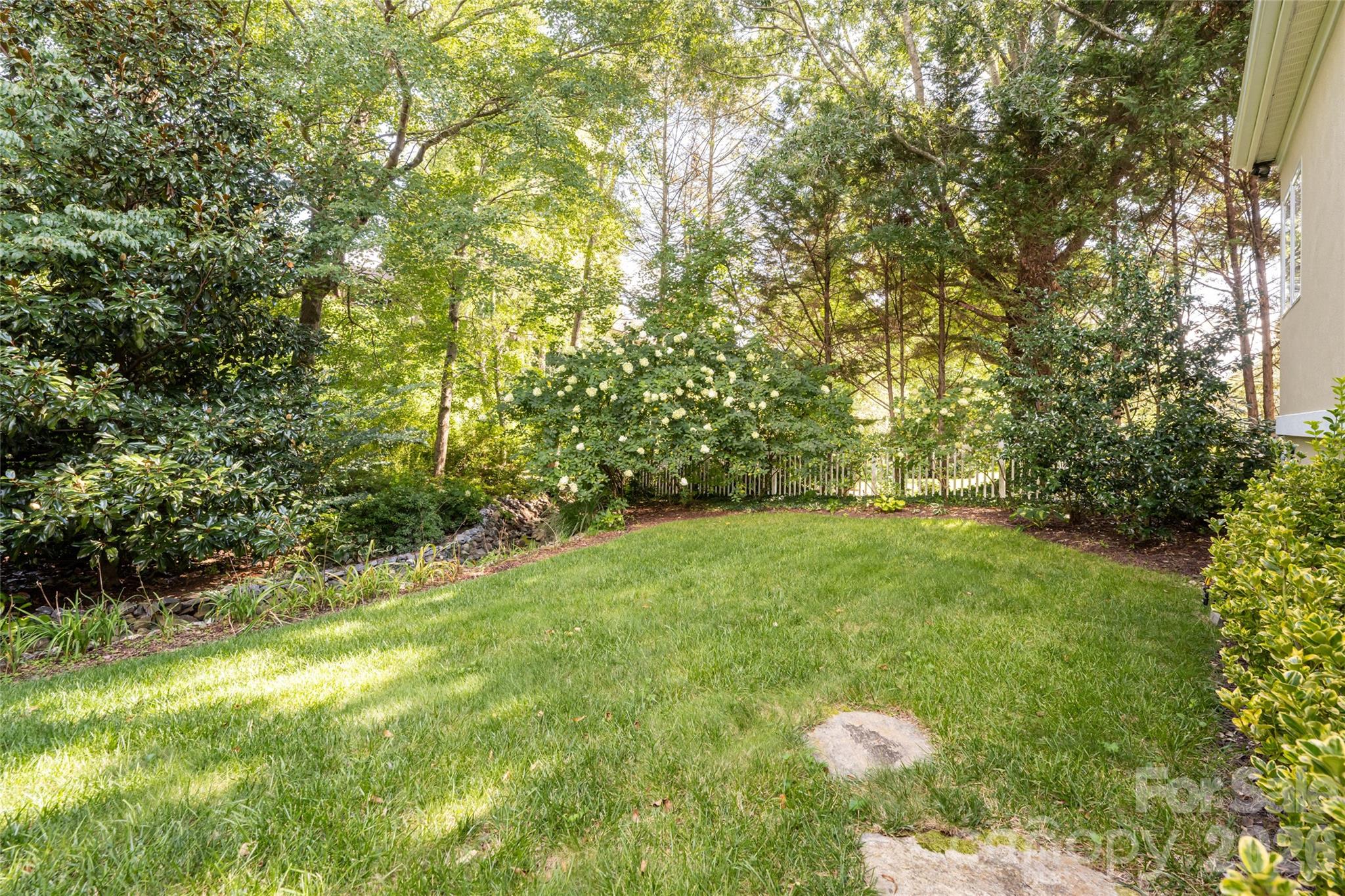 8 Clovelly Way — Asheville