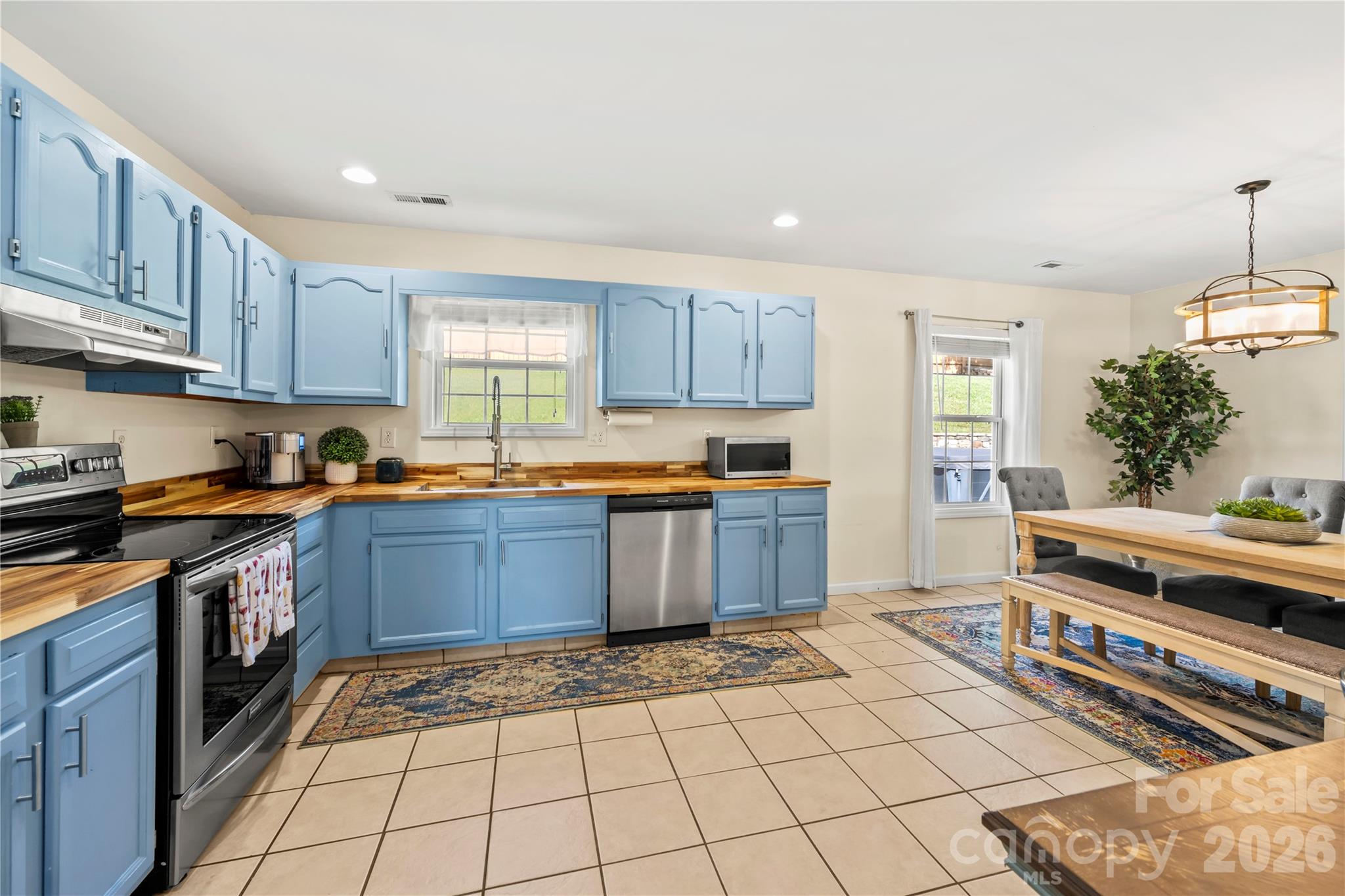 12 Sydney Lane — Asheville