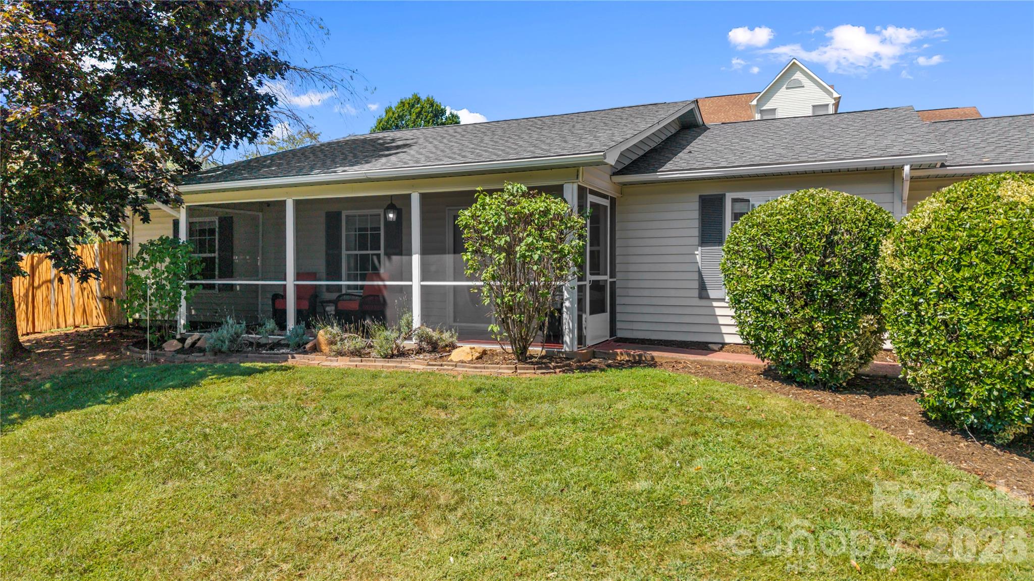12 Sydney Lane — Asheville