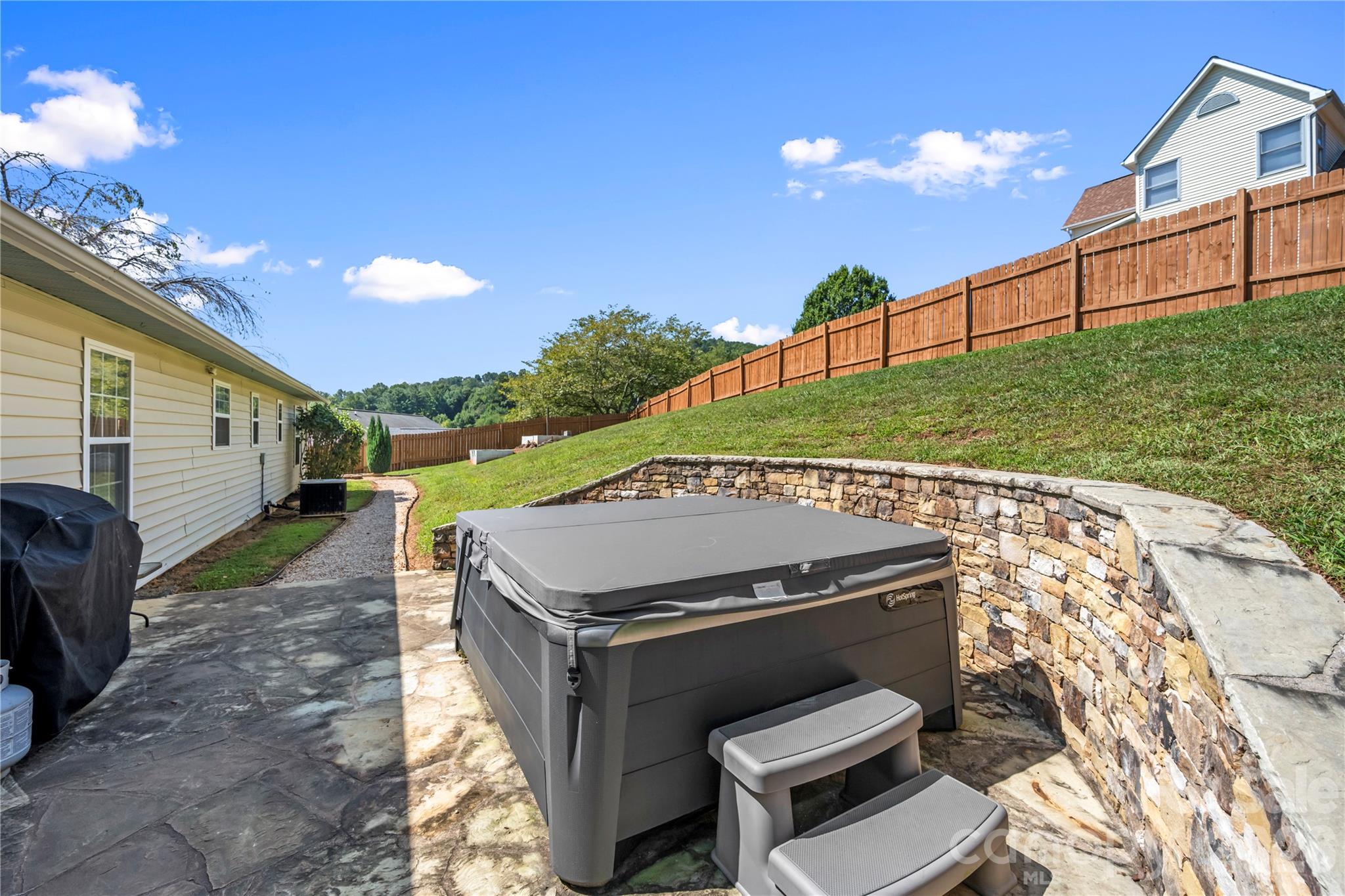12 Sydney Lane — Asheville