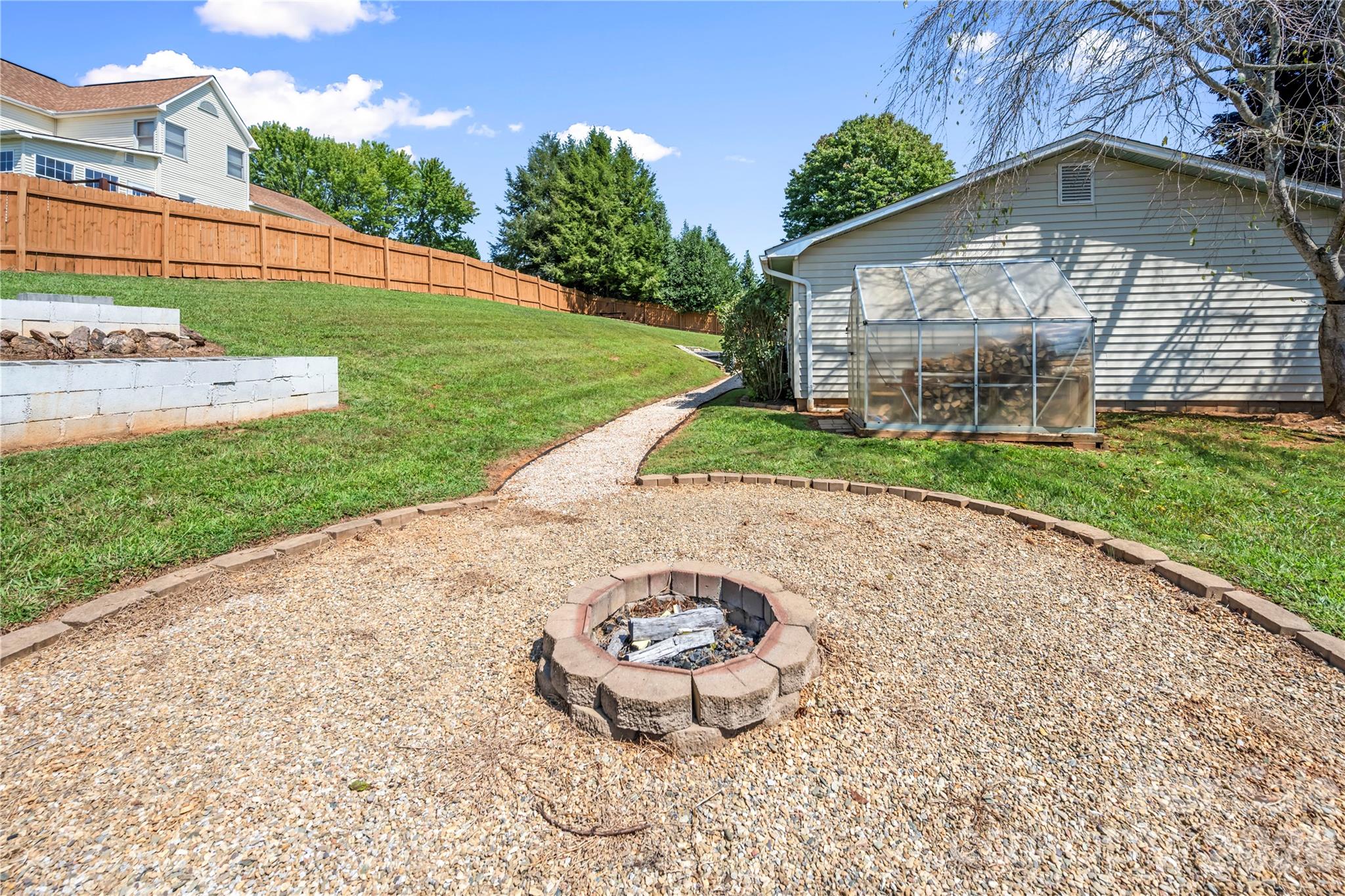 12 Sydney Lane — Asheville