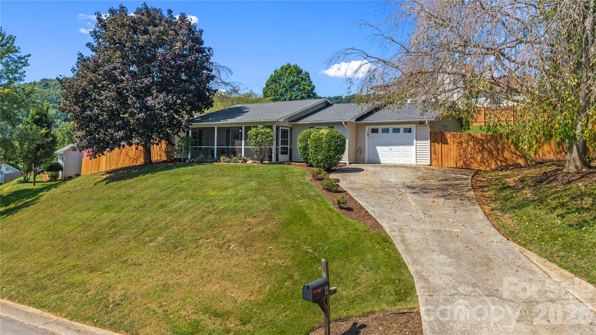 12 Sydney Lane — Asheville