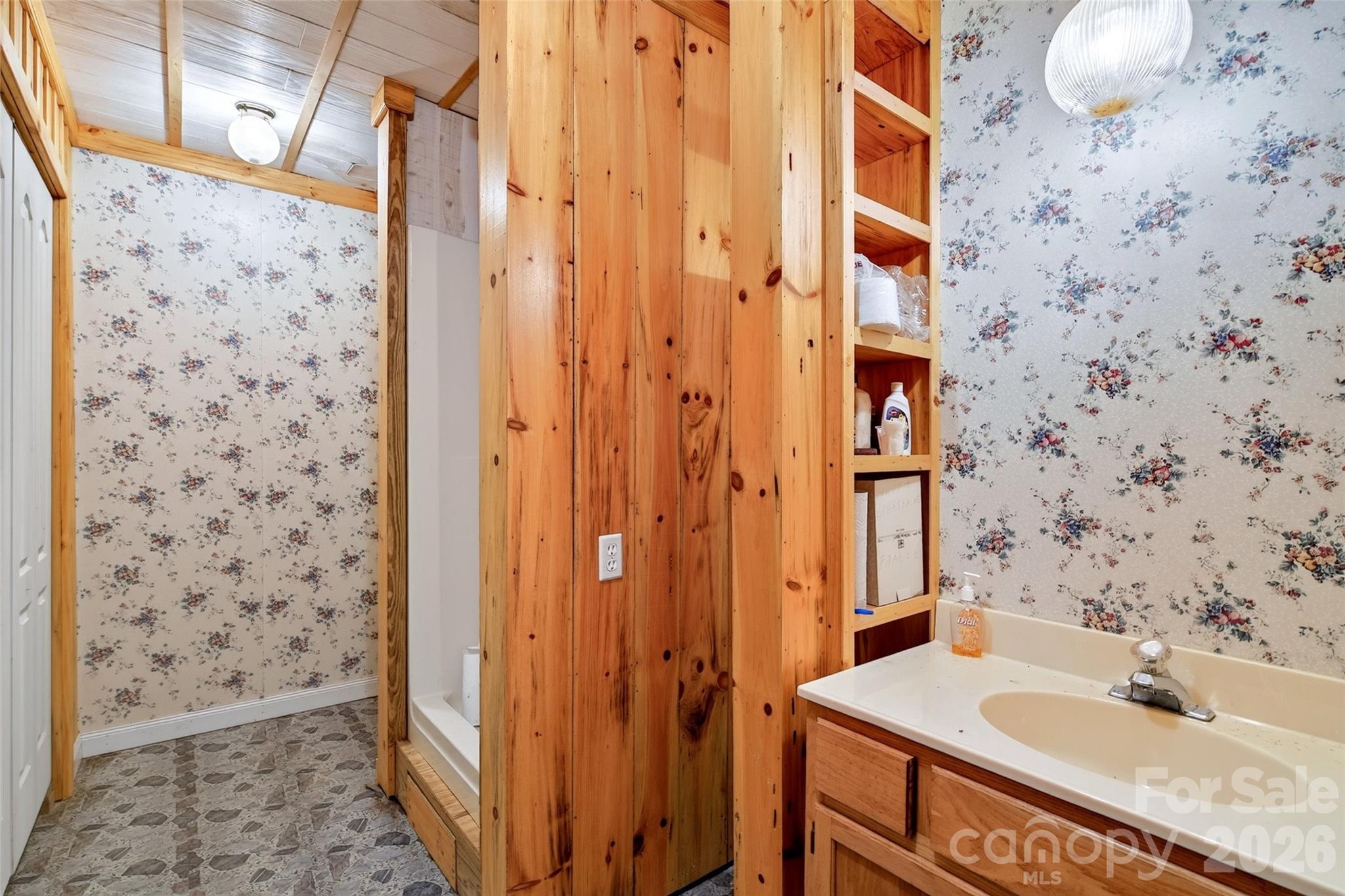108 Shenandoah Drive — Burnsville