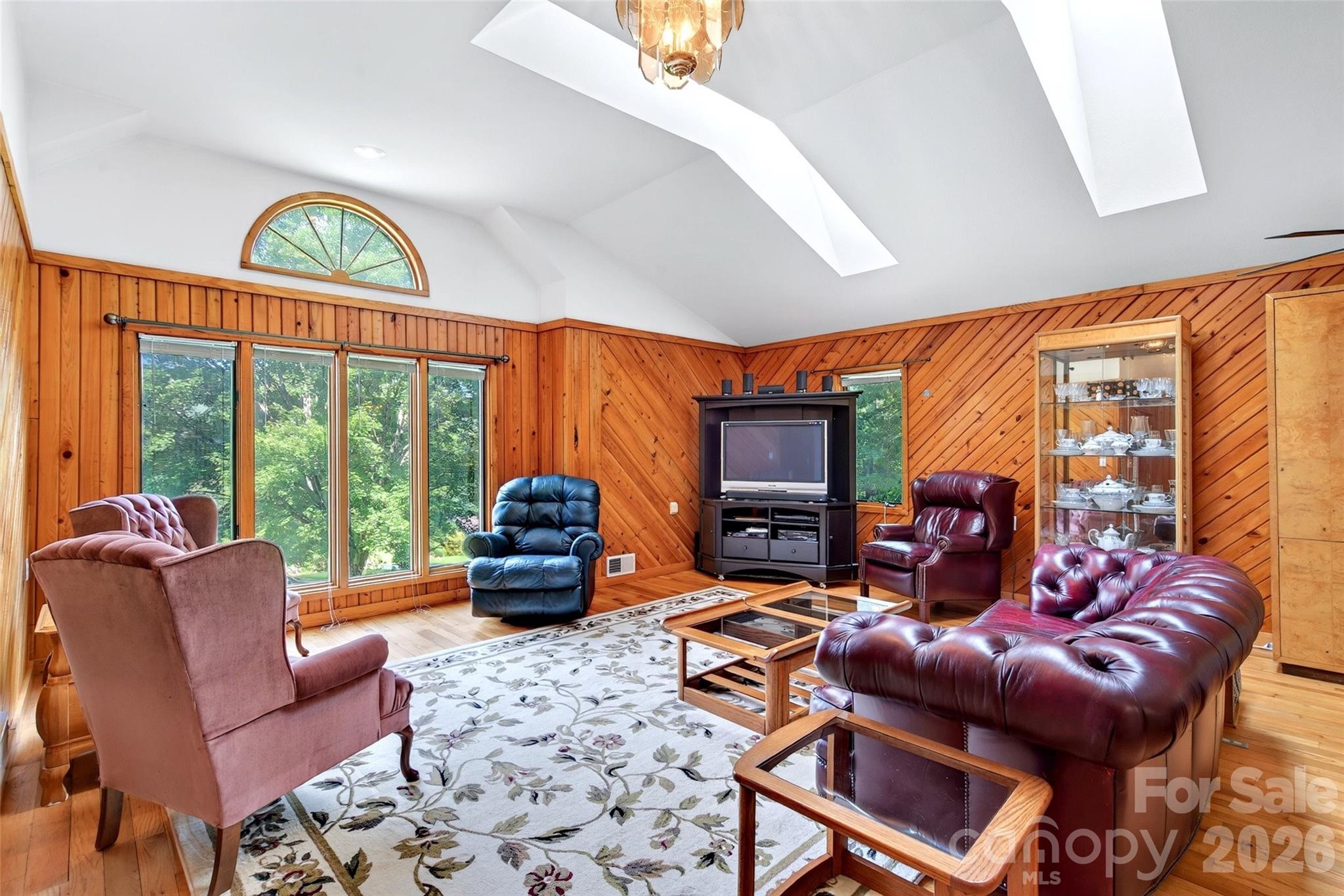 108 Shenandoah Drive — Burnsville