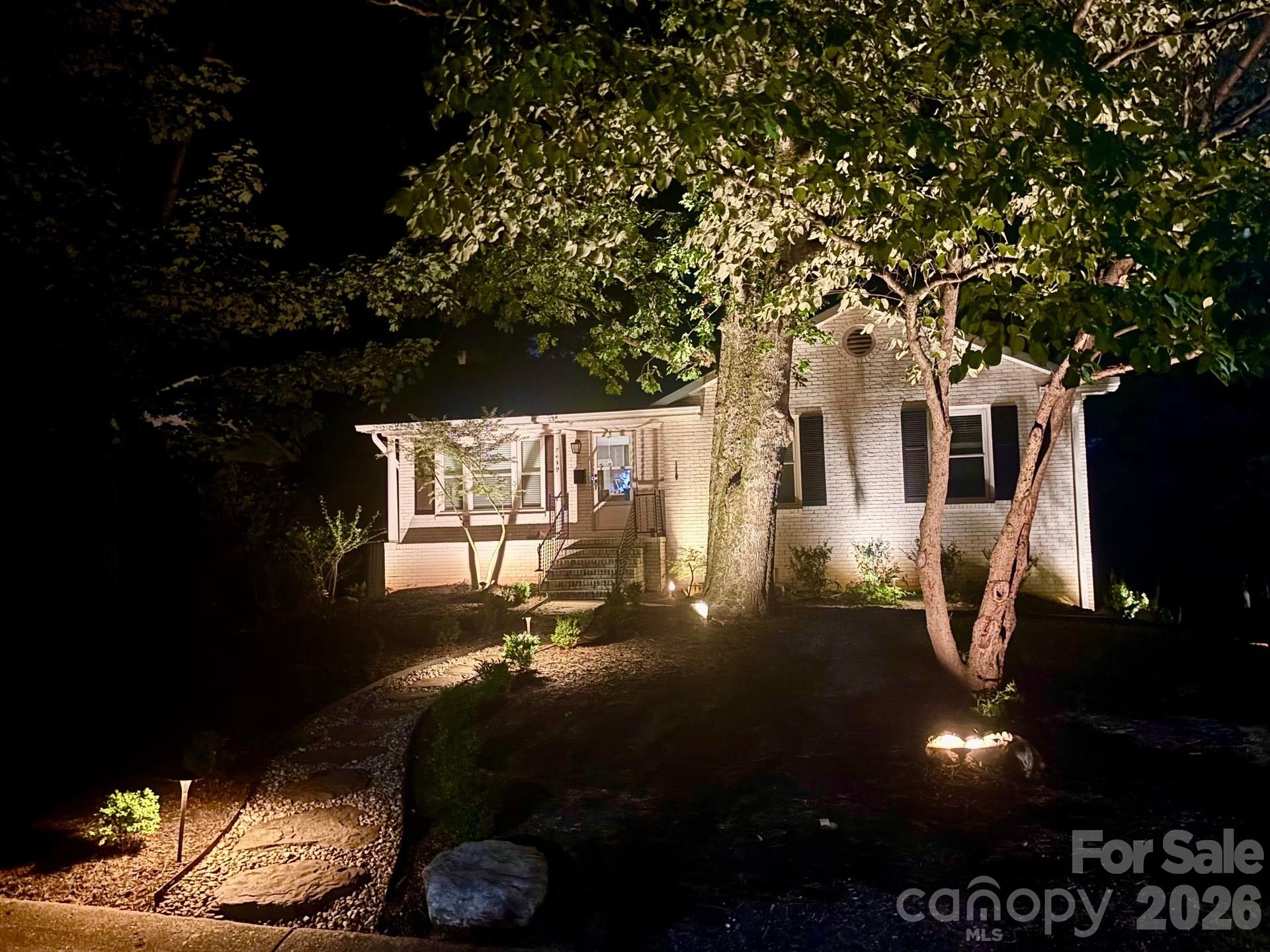 7439 Watercrest Road — Charlotte