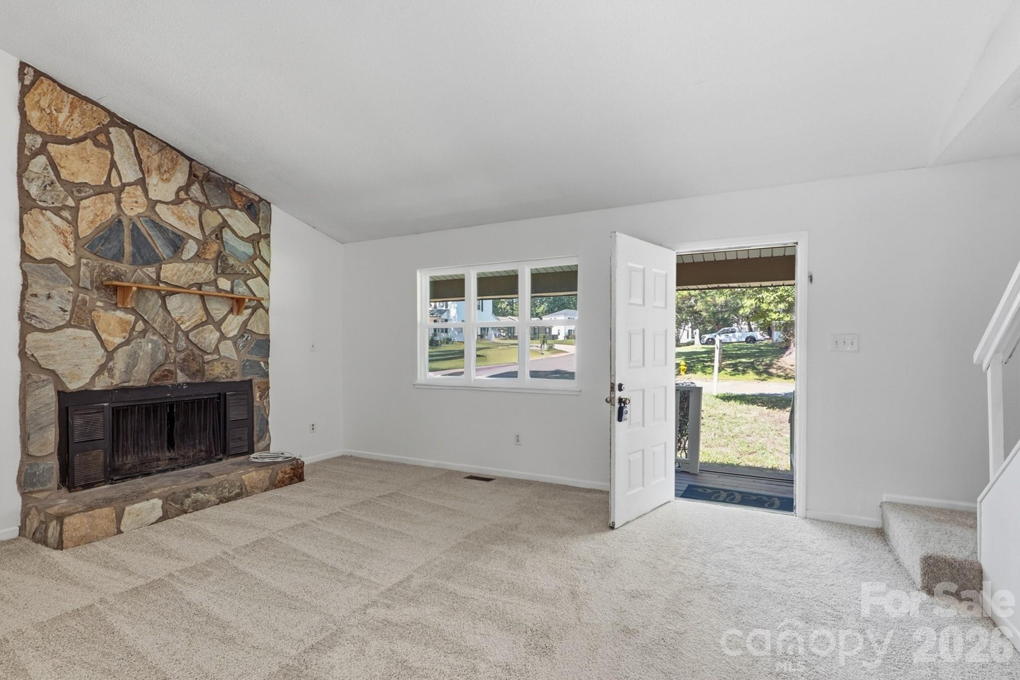 5300 Rolling Oak Lane — Charlotte