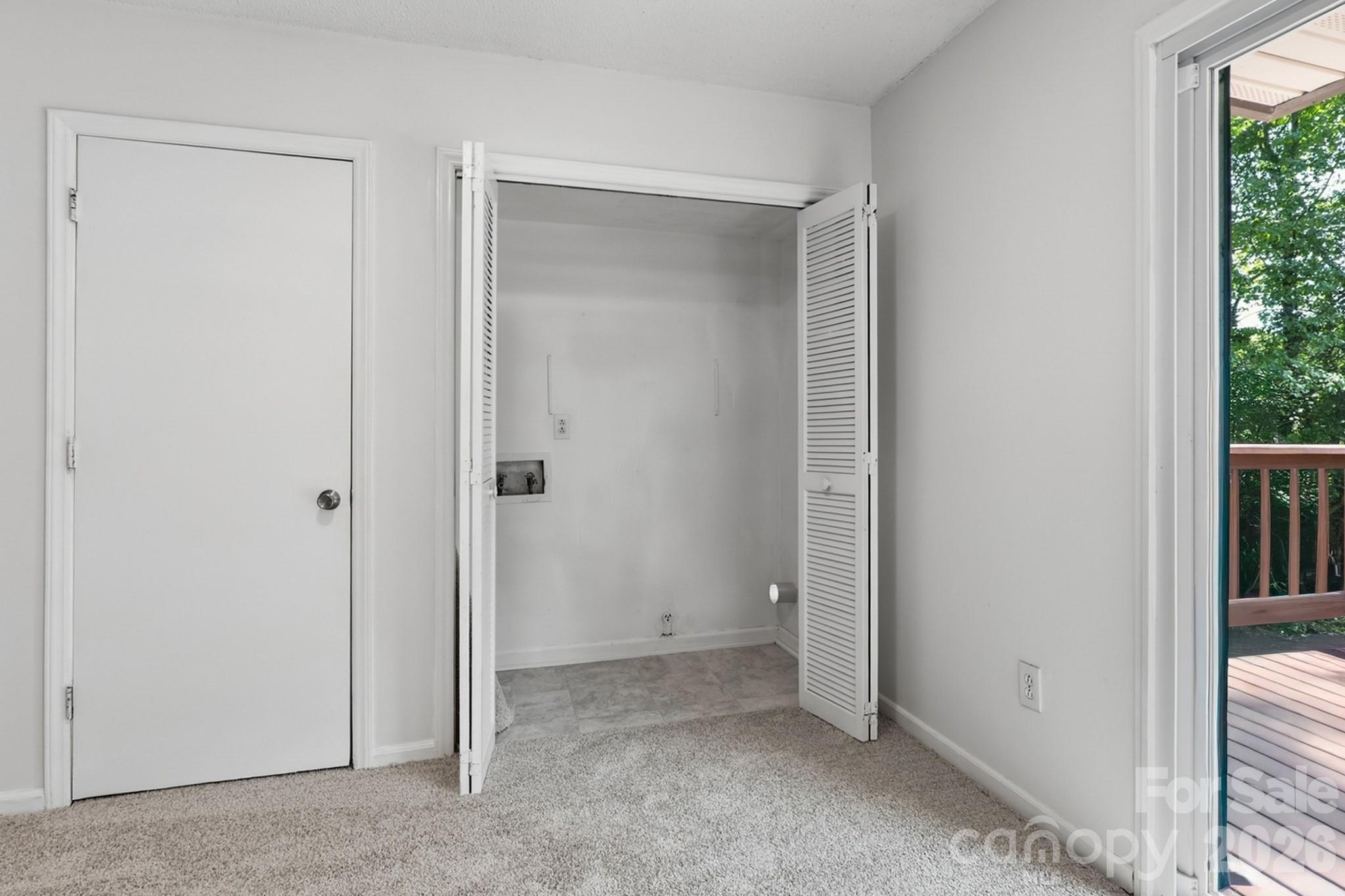 5300 Rolling Oak Lane — Charlotte