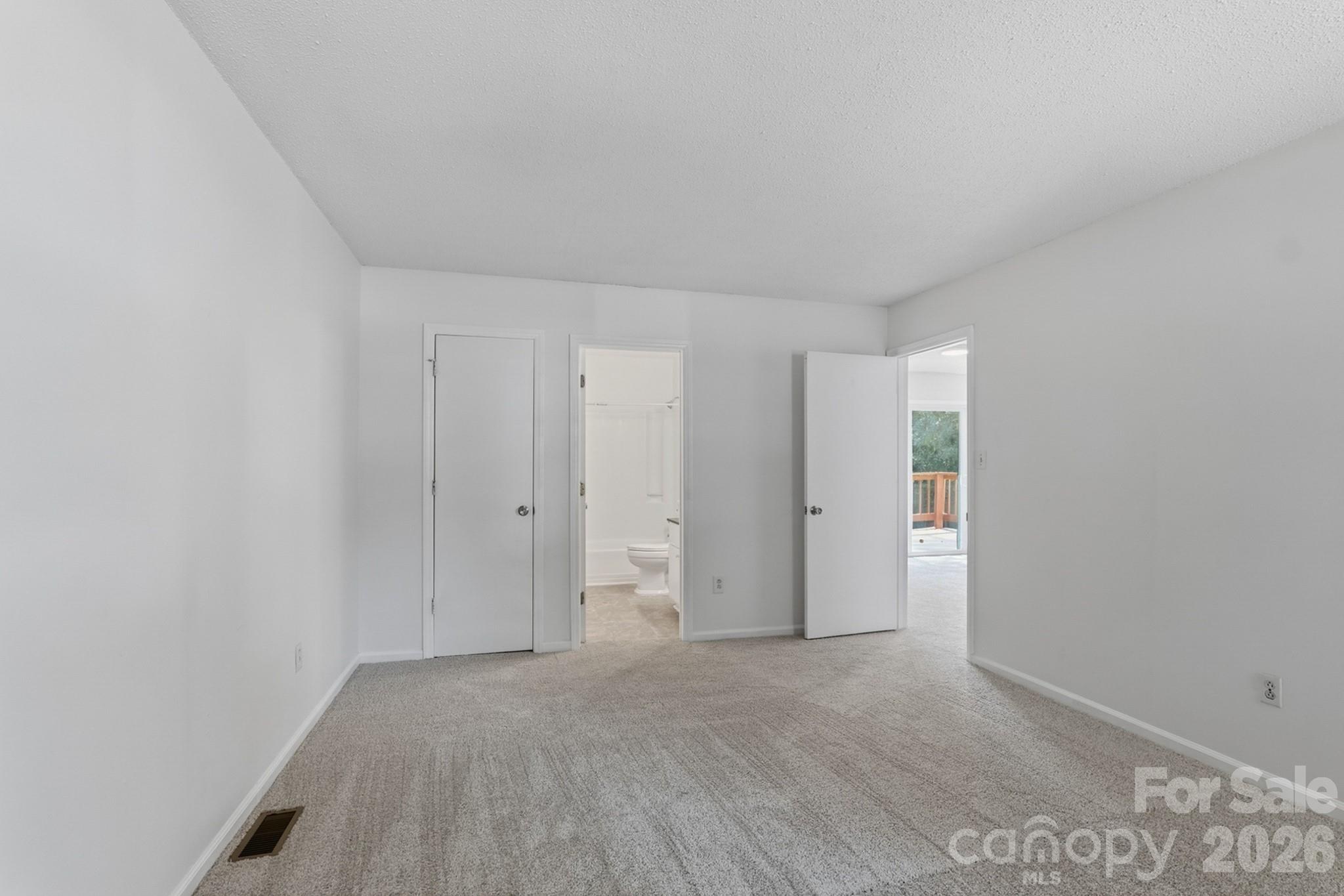 5300 Rolling Oak Lane — Charlotte
