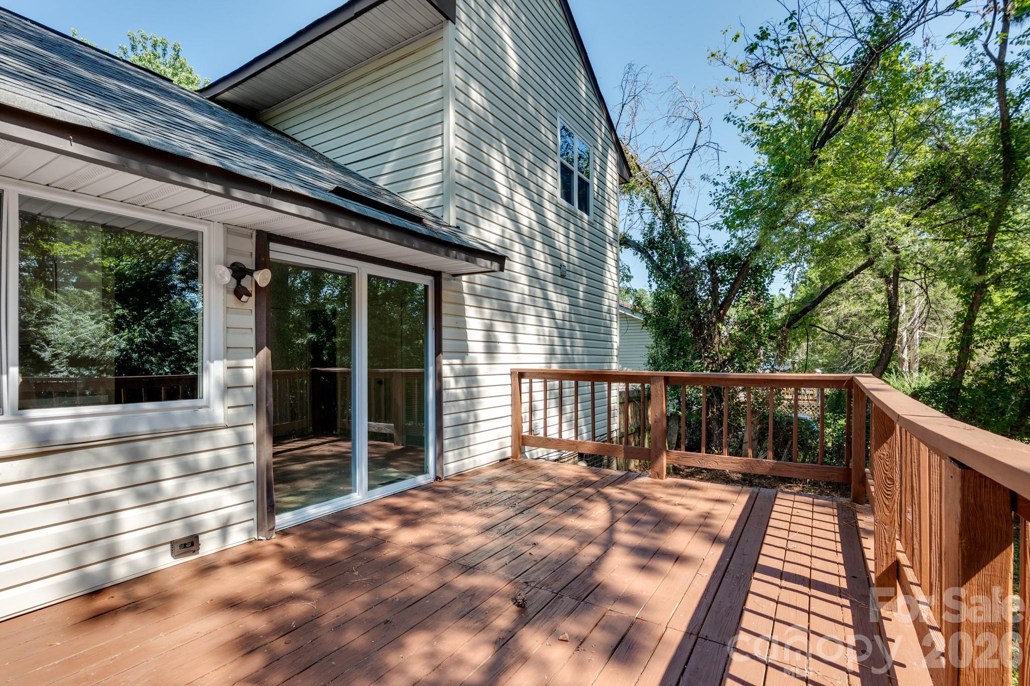 5300 Rolling Oak Lane — Charlotte