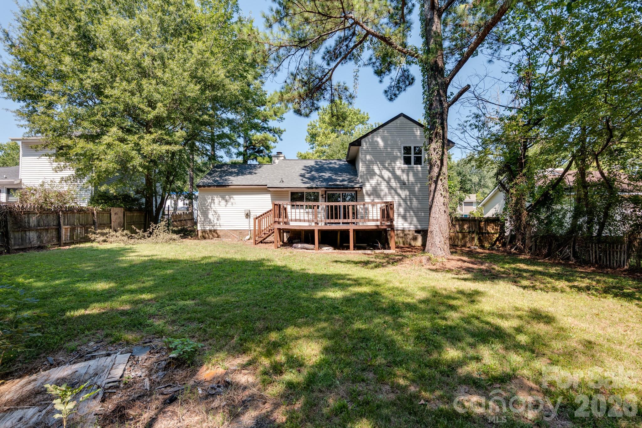 5300 Rolling Oak Lane — Charlotte