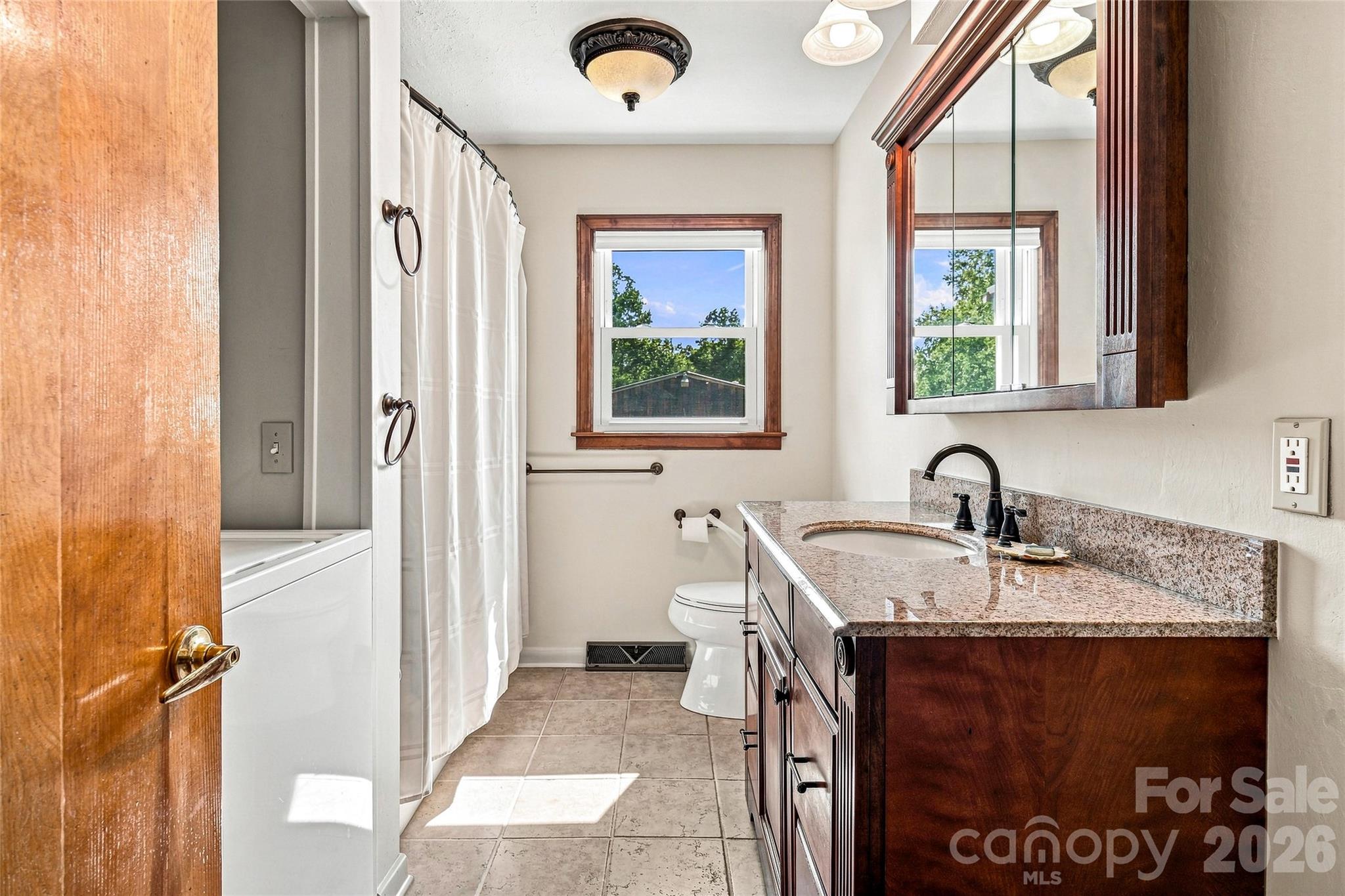 708 Loop Road — Hendersonville