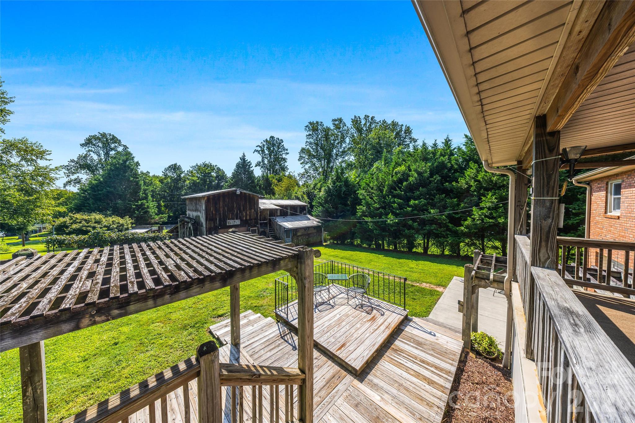 708 Loop Road — Hendersonville