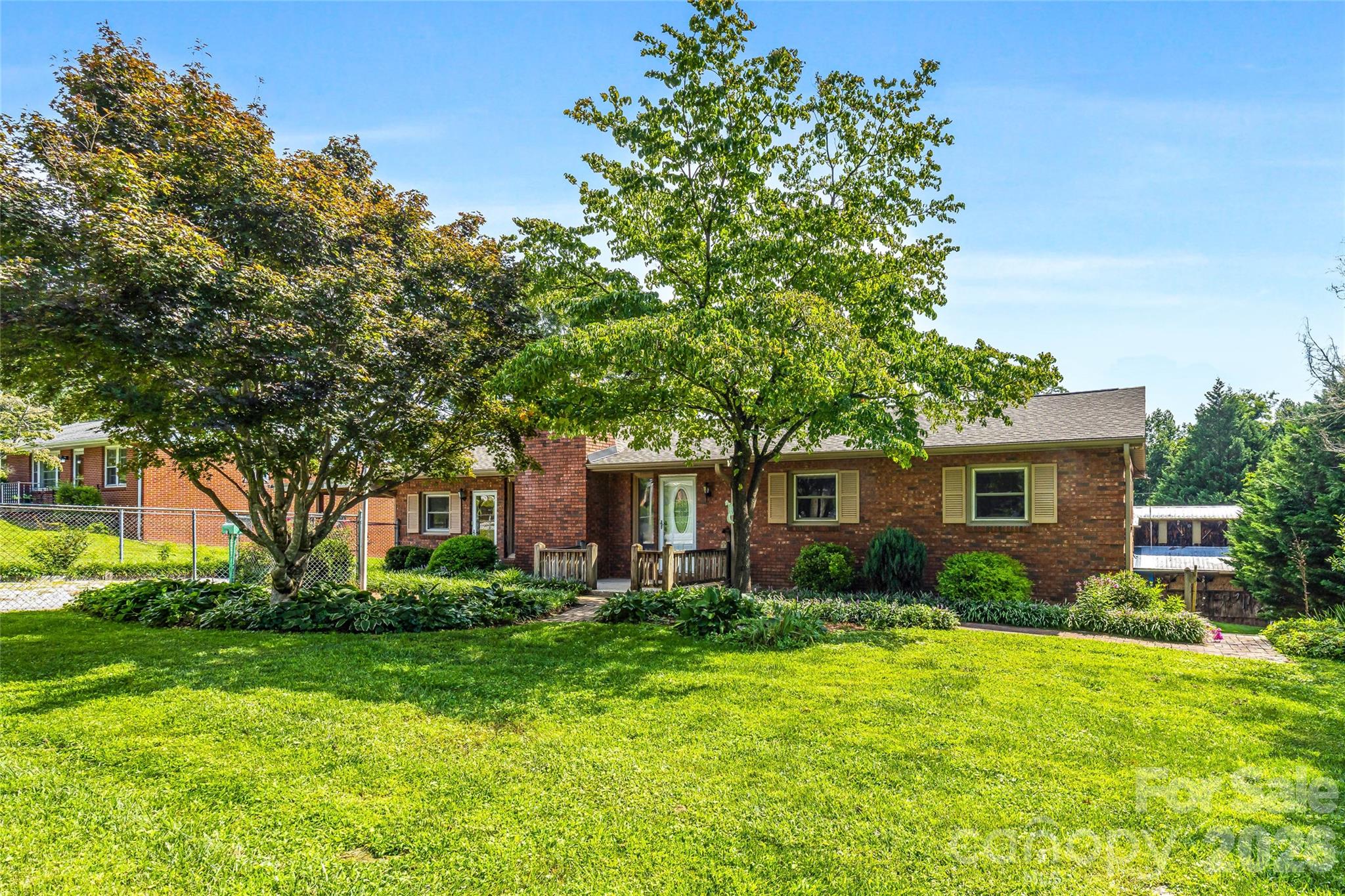 708 Loop Road — Hendersonville