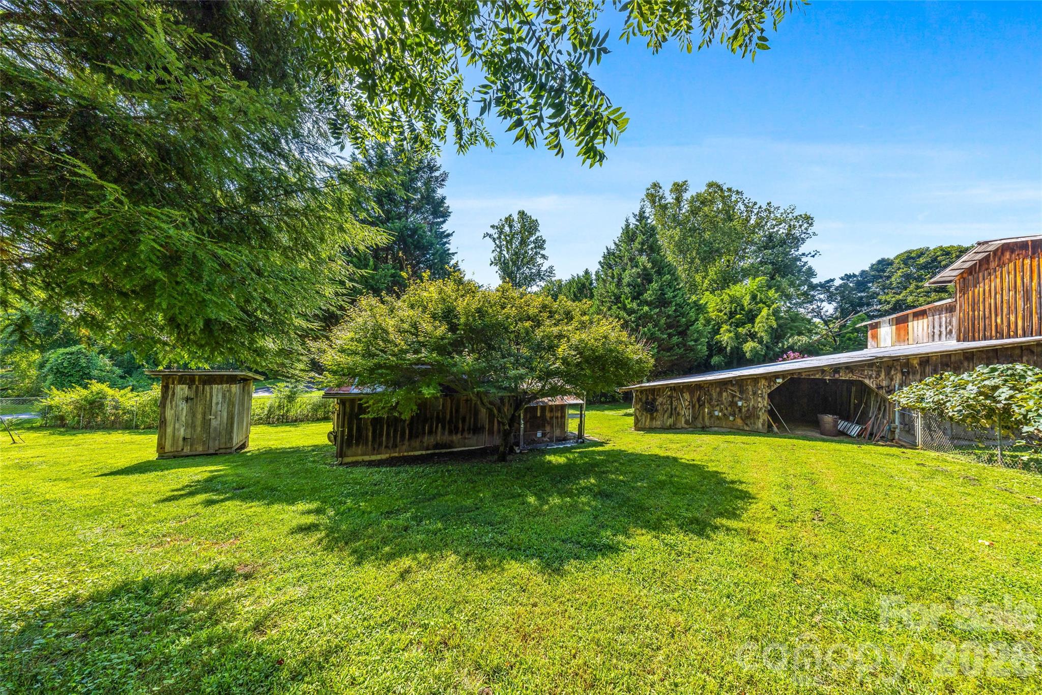 708 Loop Road — Hendersonville