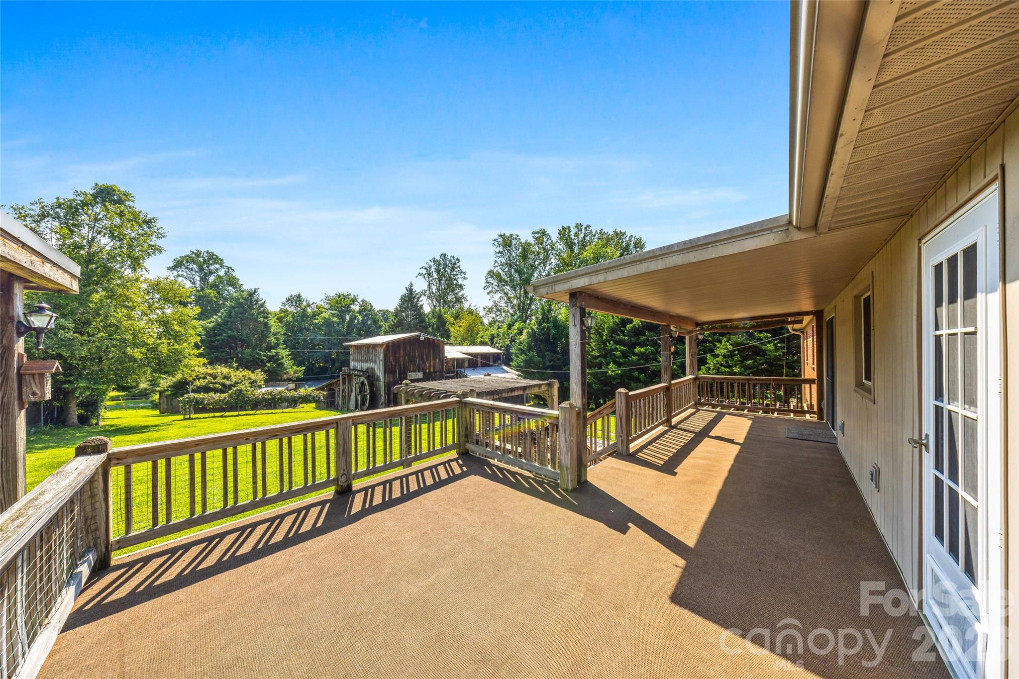 708 Loop Road — Hendersonville