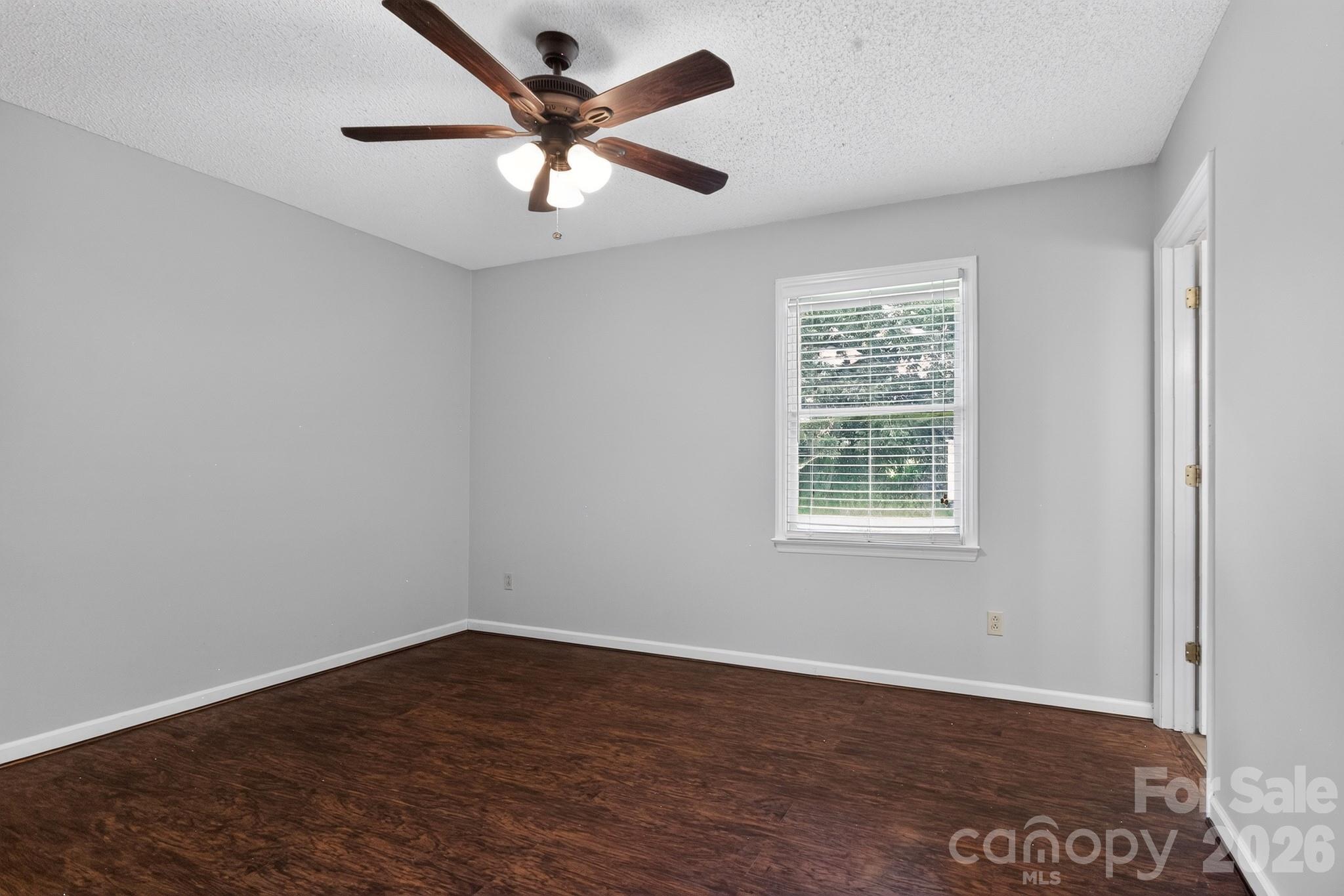 2504 Ashford Drive — Newton