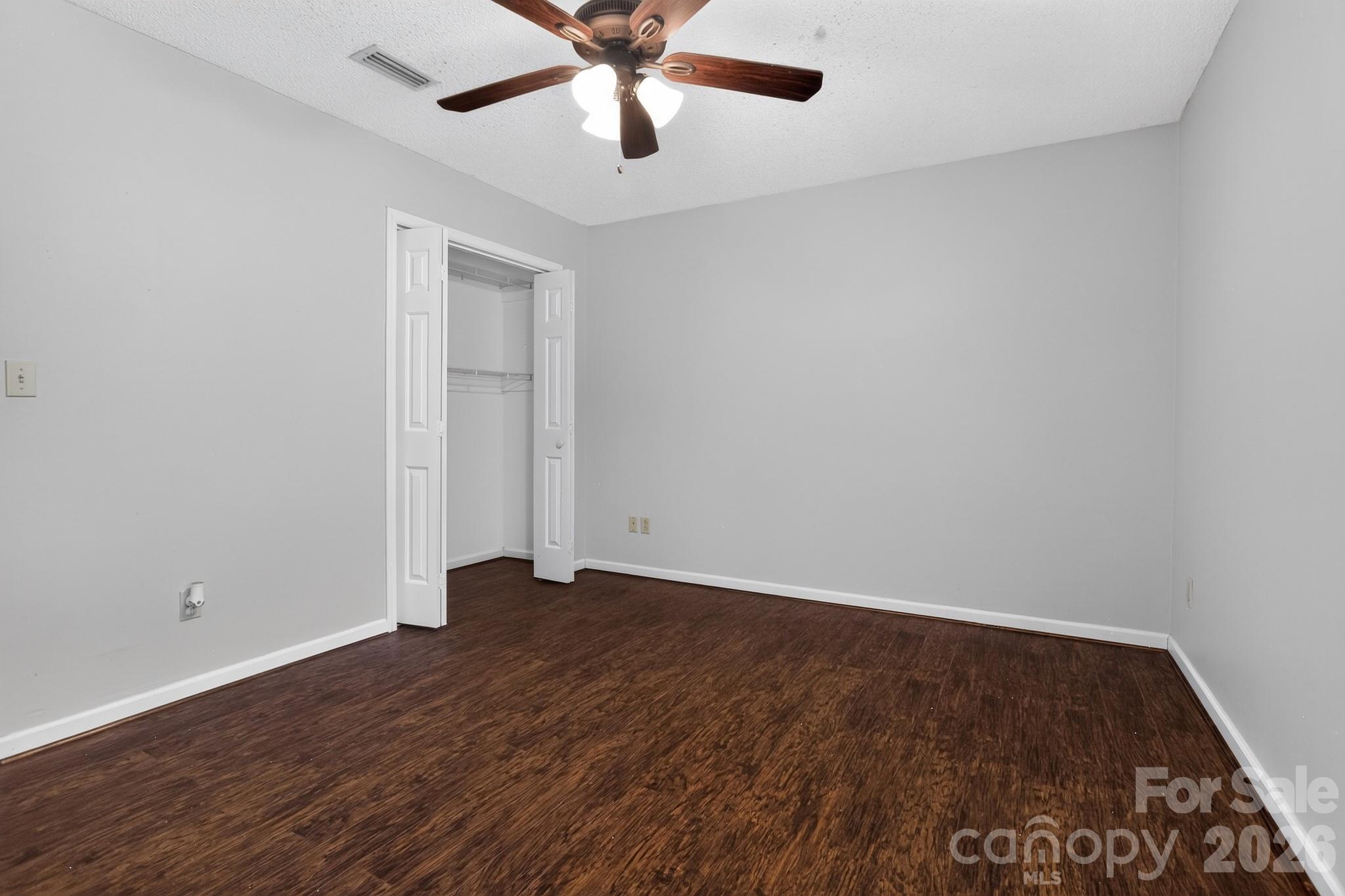 2504 Ashford Drive — Newton