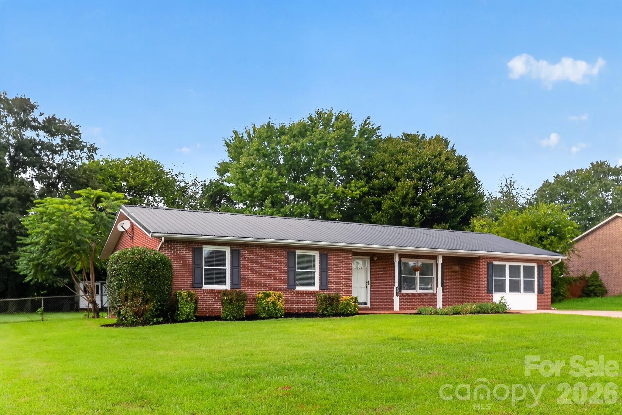 2504 Ashford Drive — Newton