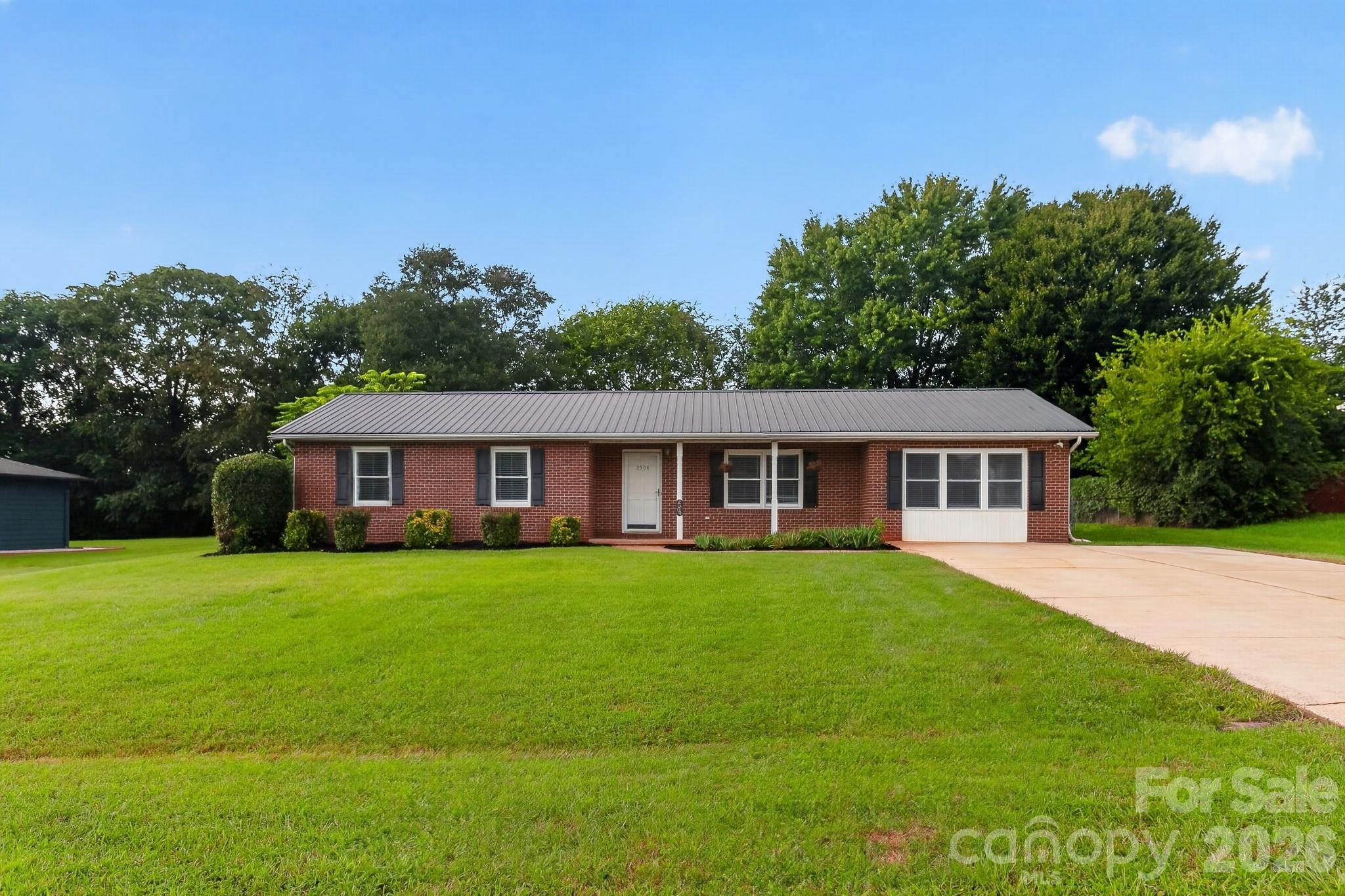 2504 Ashford Drive — Newton