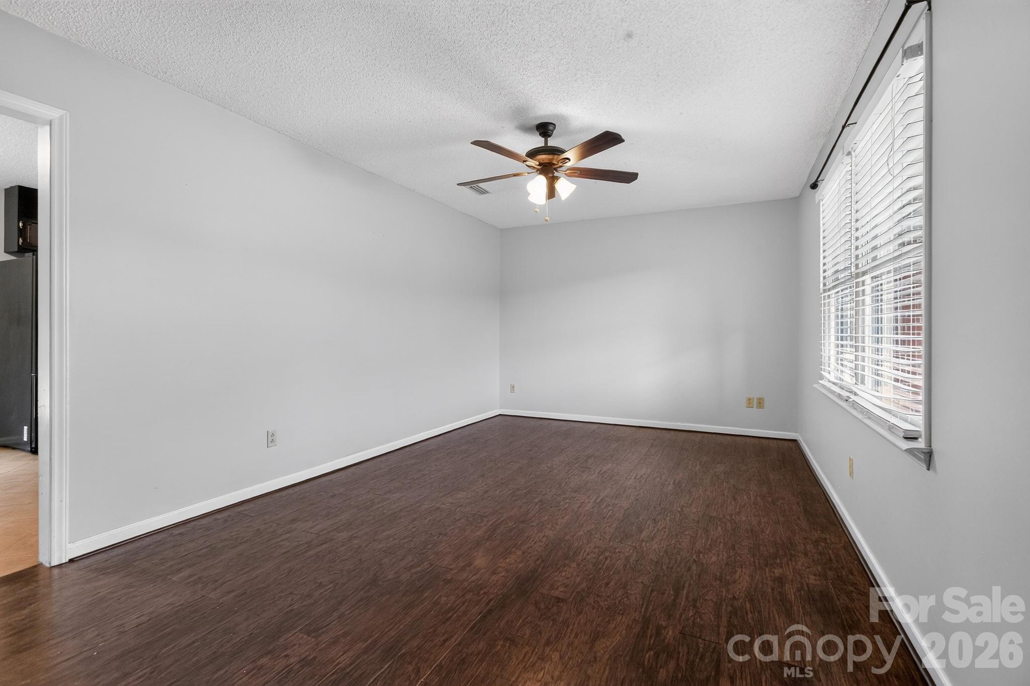2504 Ashford Drive — Newton