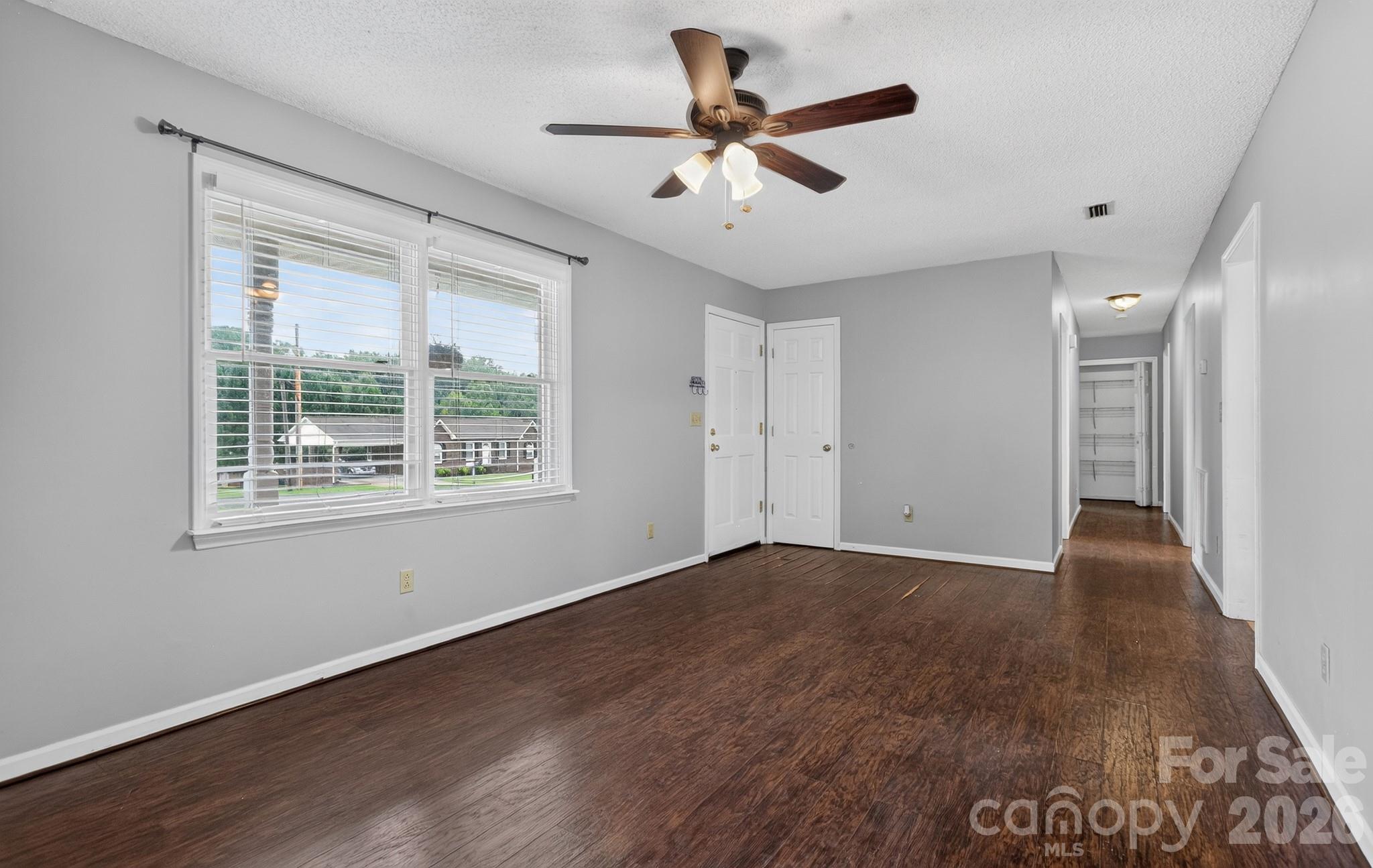 2504 Ashford Drive — Newton