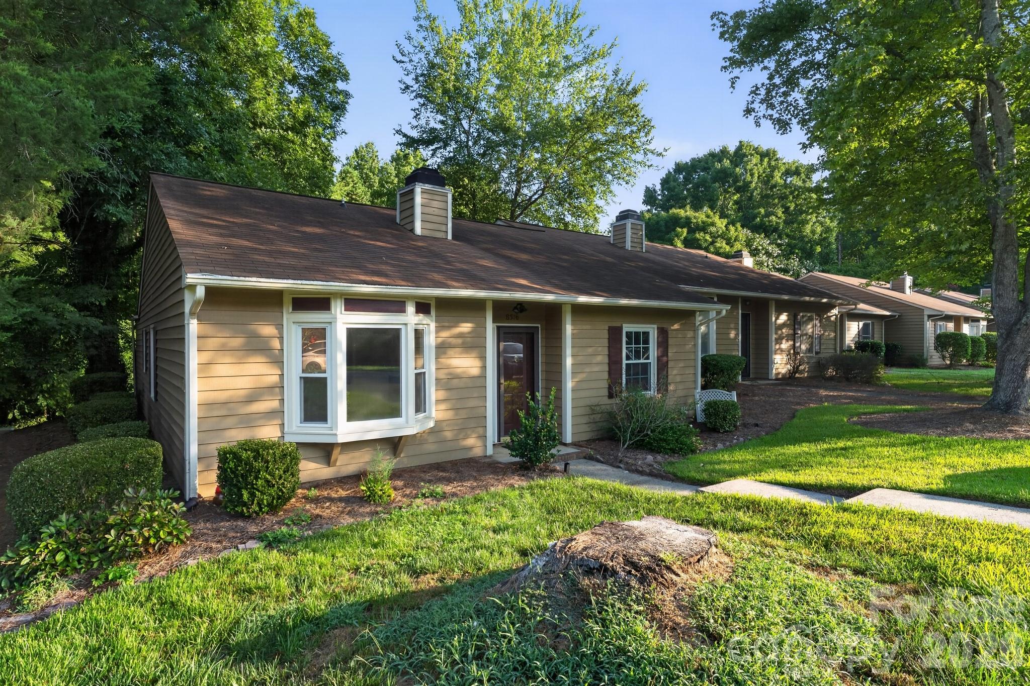 8316 Summerglen Circle — Charlotte