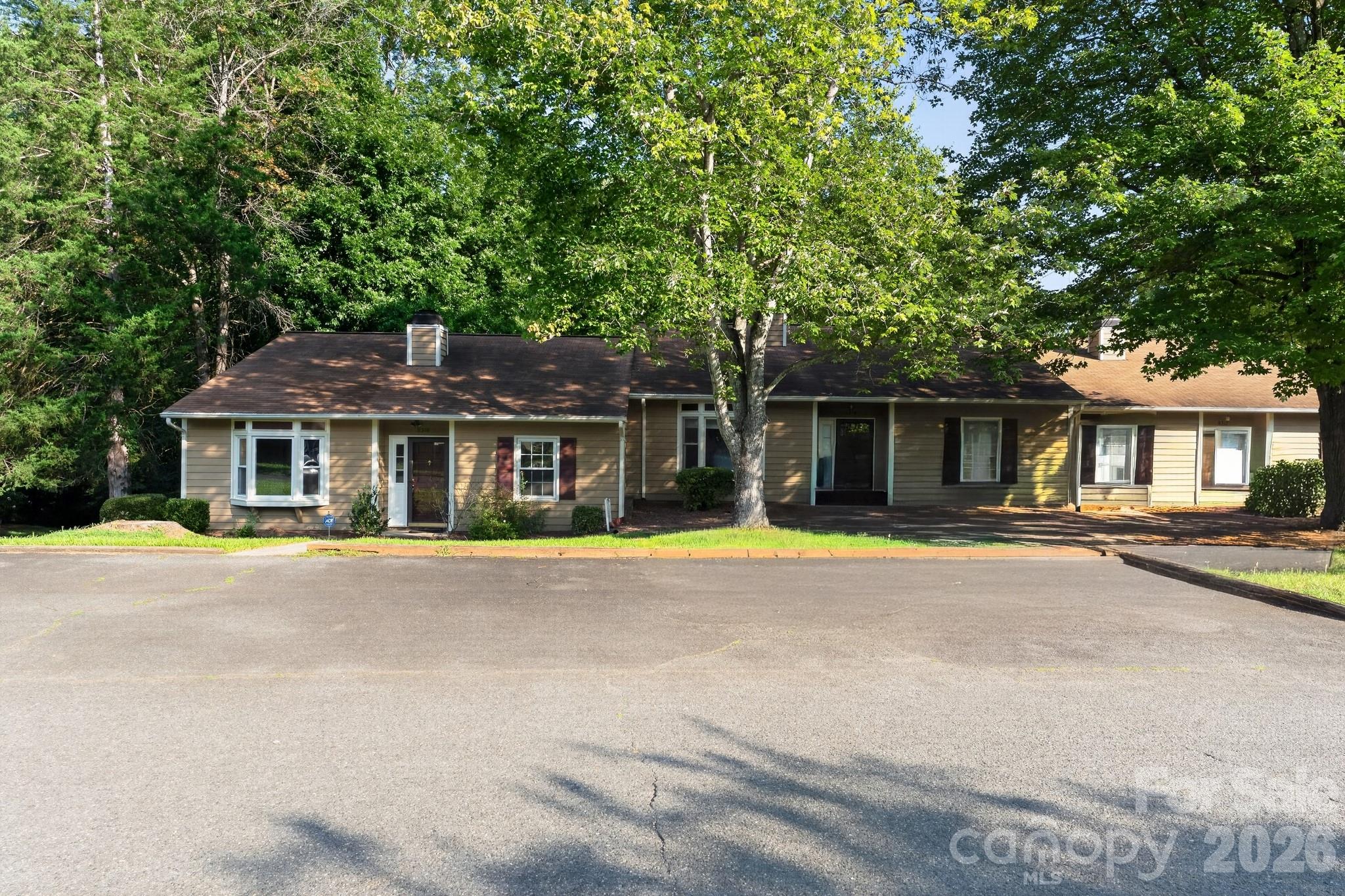 8316 Summerglen Circle — Charlotte