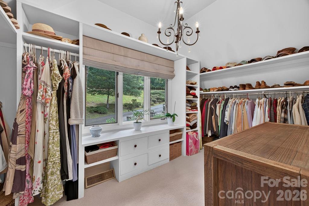 865 Haven Drive — Saluda