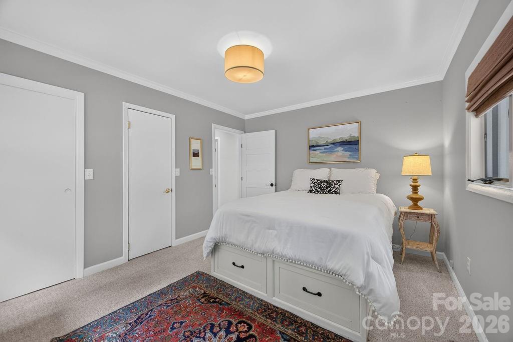 865 Haven Drive — Saluda