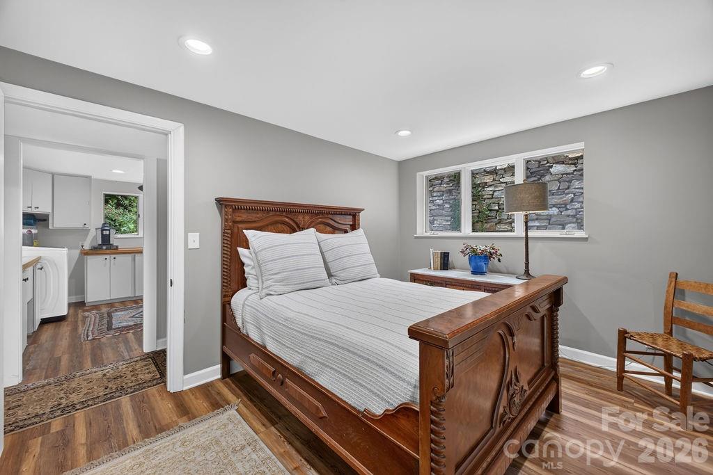 865 Haven Drive — Saluda