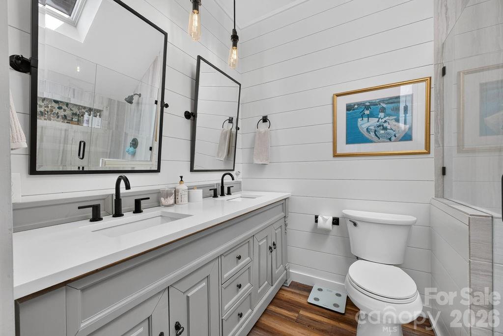 865 Haven Drive — Saluda