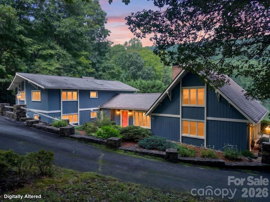 865 Haven Drive — Saluda