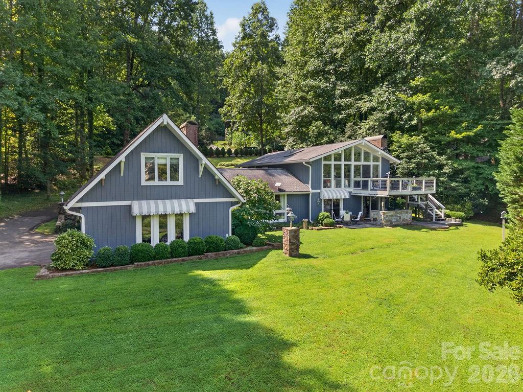 865 Haven Drive — Saluda