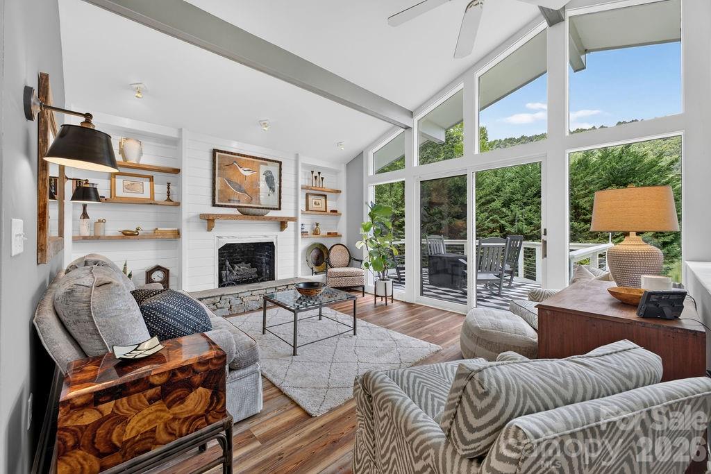 865 Haven Drive — Saluda