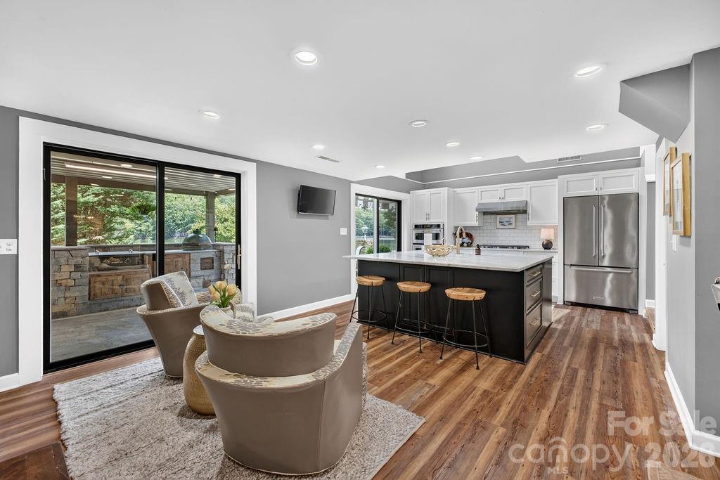 865 Haven Drive — Saluda