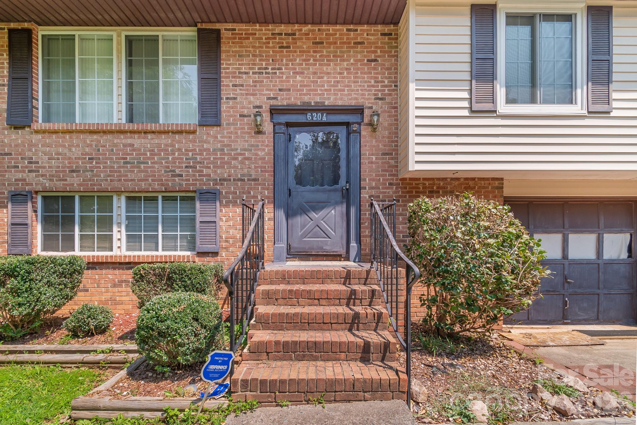 6204 Turtle Neck Lane — Charlotte